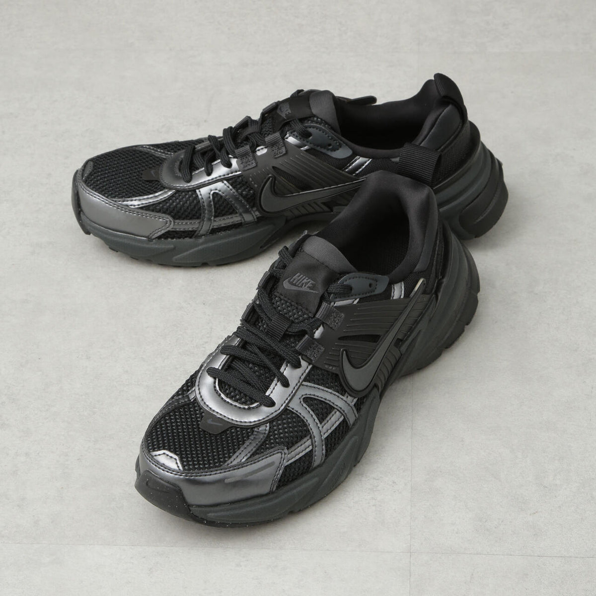 NIKE / ナイキ V2K ラン