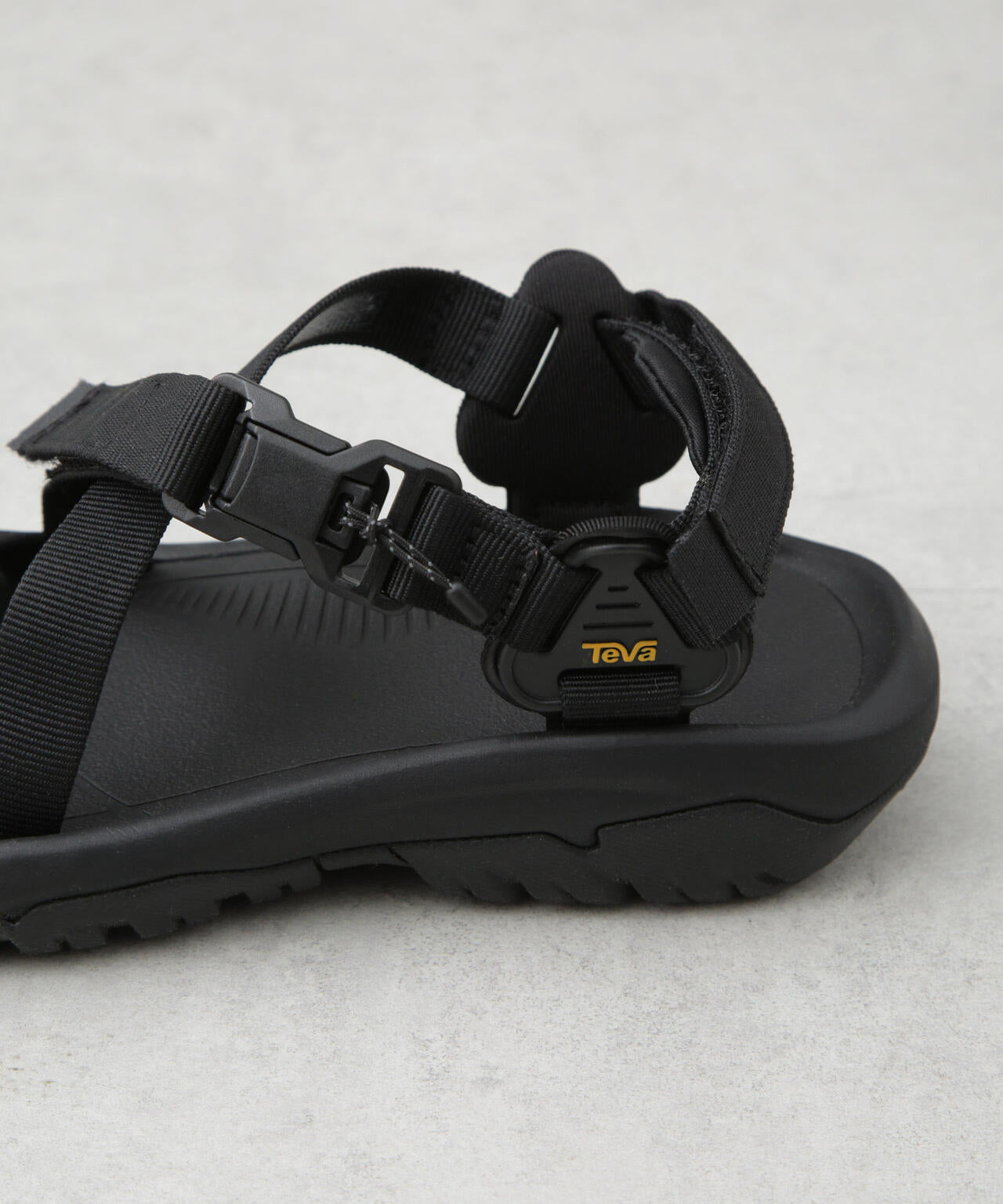 ★送料無料★テバ HURRICANE TERRA DACTYL STVF2519431-BLK Teva＞HURRICANE TERRA DACTYL/サンダル｜ビューティー＆ユース