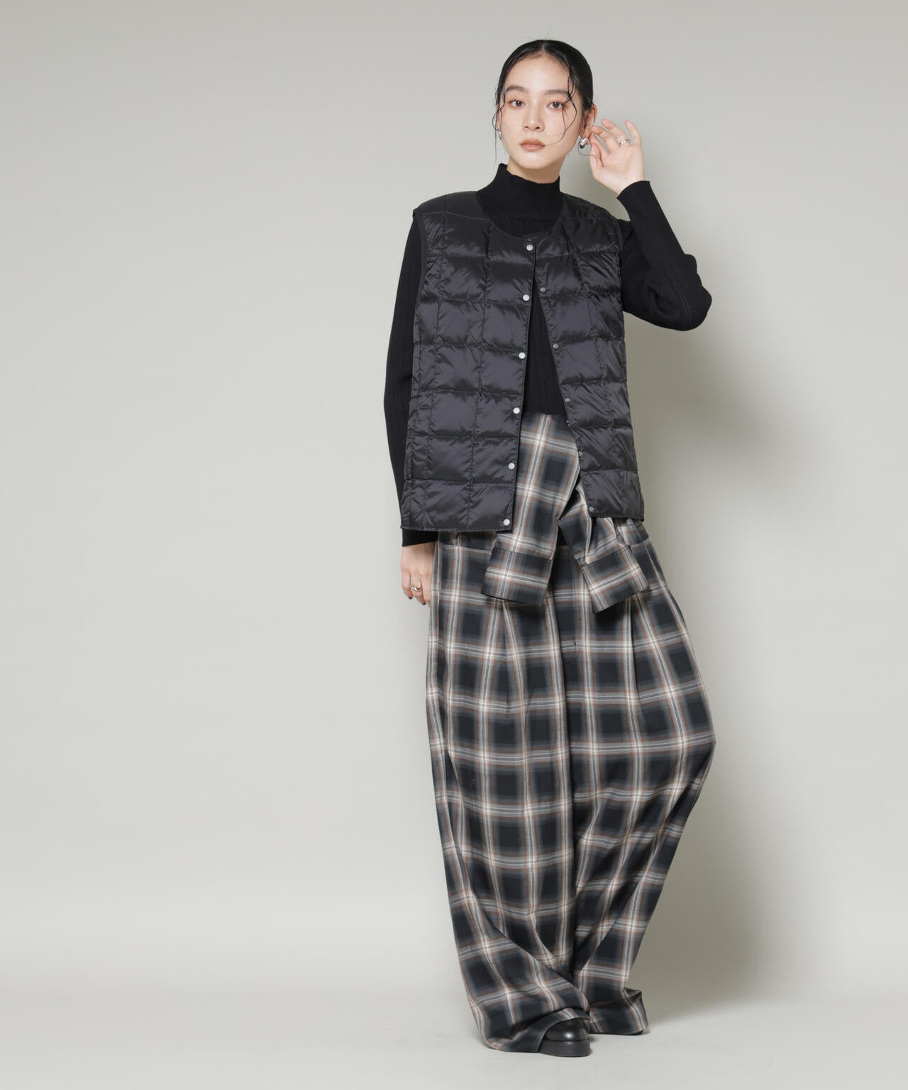 TAION/クルーネックボタンダウンベスト 6715214008