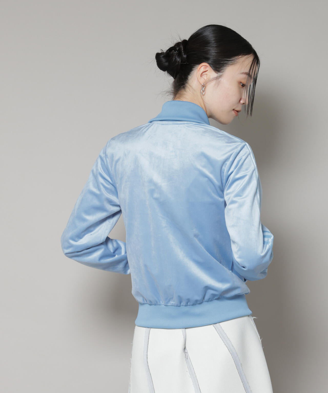 adidas/VELVET TRACK JAKET ASH BLUE 6715216008