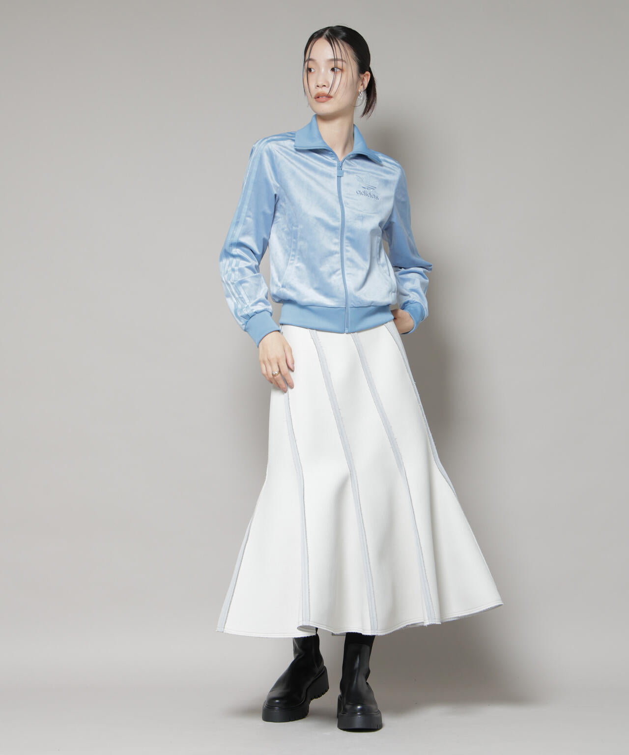 adidas / VELVET TRACK JAKET ASH BLUE