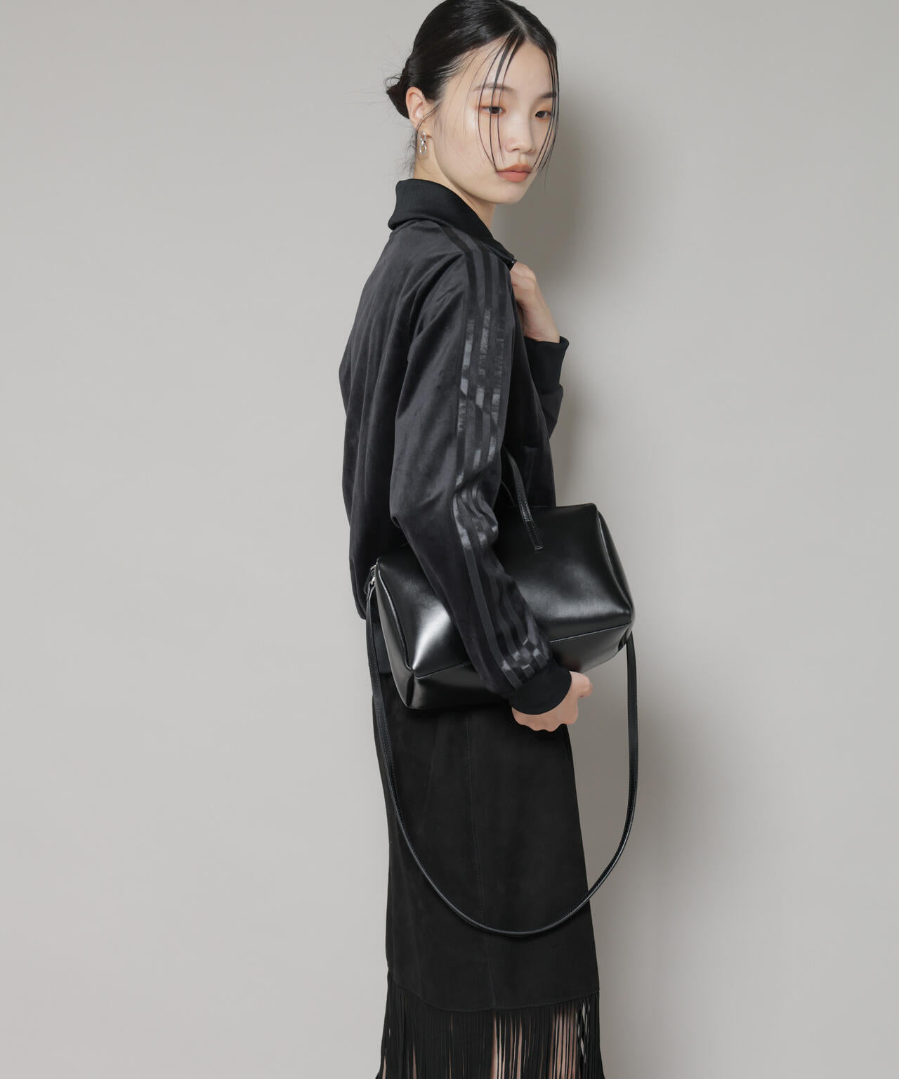 adidas / VELVET TRACK JAKET BLACK