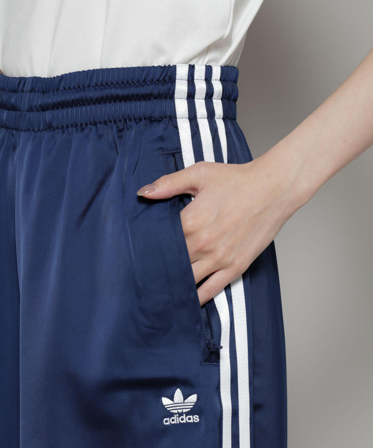 adidas/SATIN TRACK PANTS INDIGO 6715227040