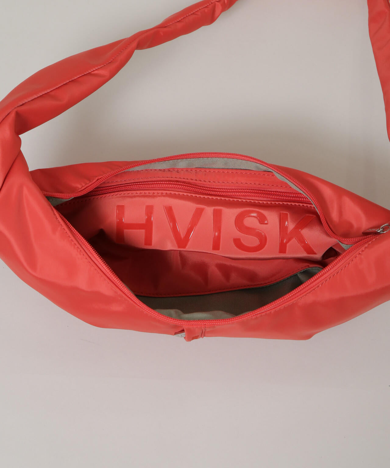 HVISK/RUSH MATTE TWILL レッド 6715232372