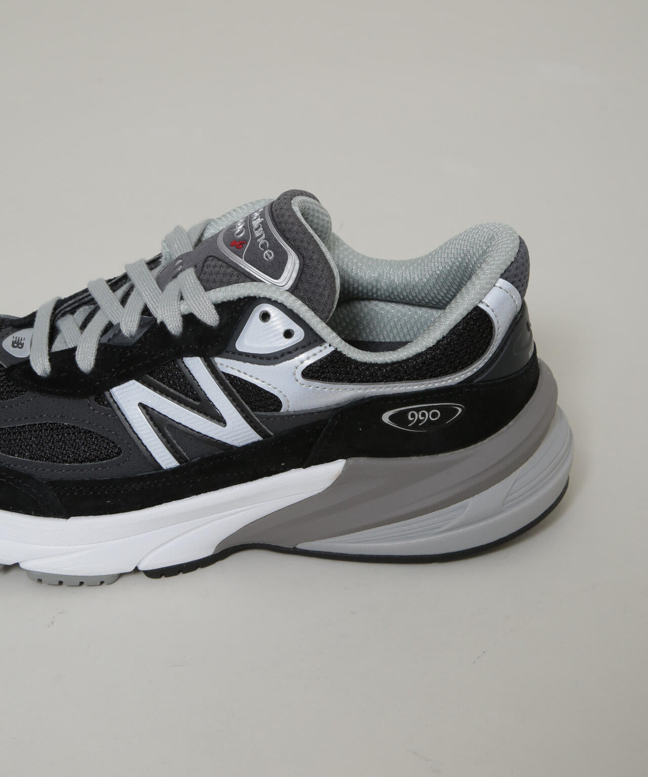 new balance / W990v6