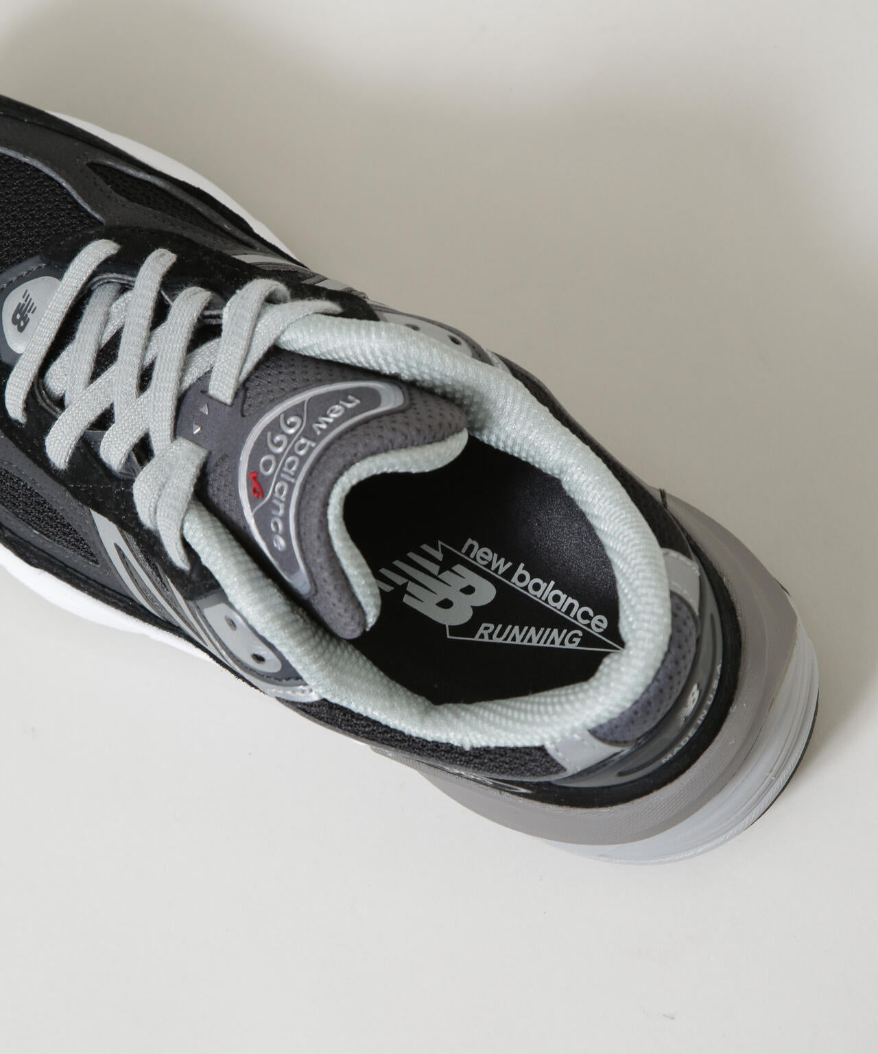 new balance / W990v6