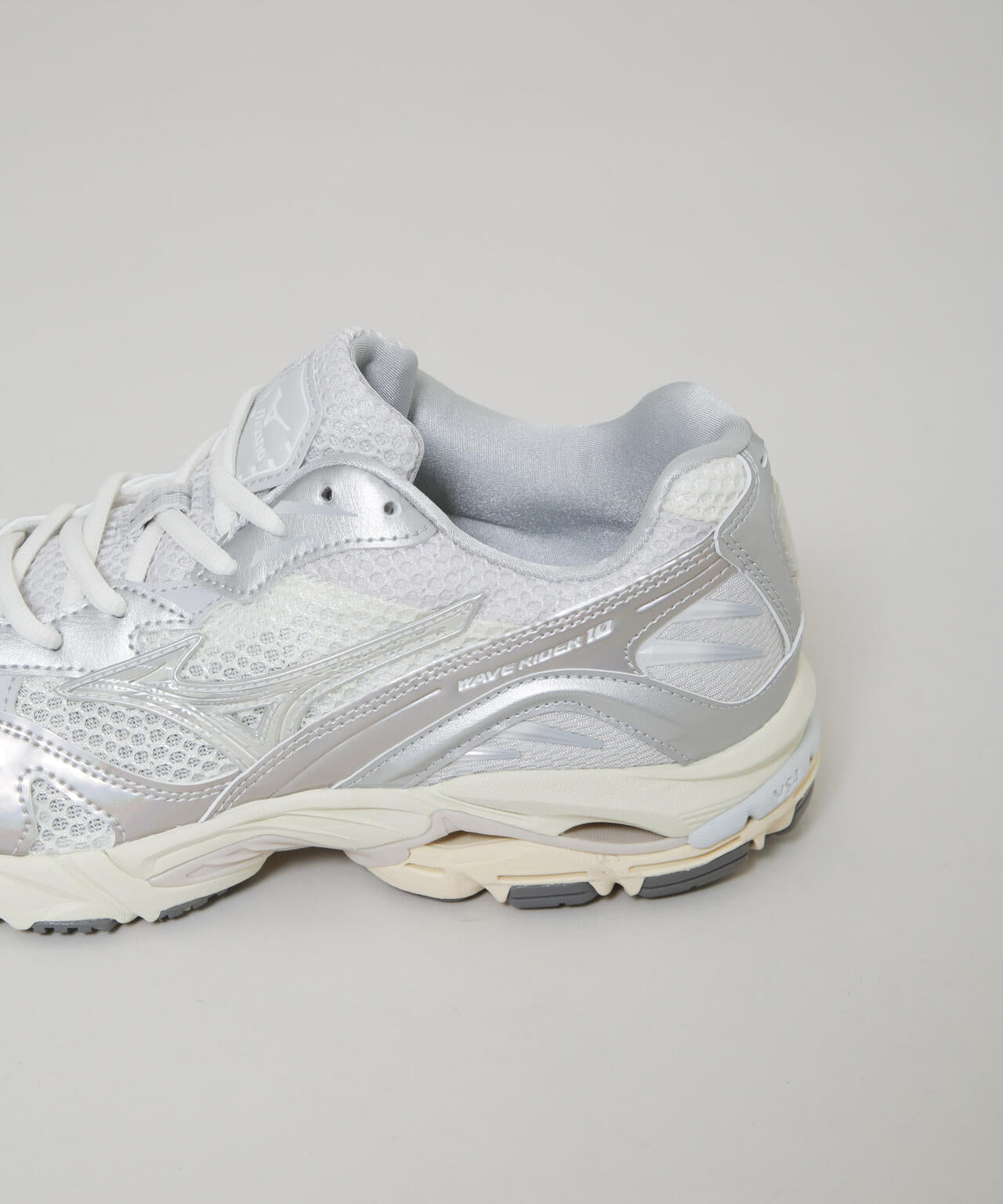 ミュシャ MIZUNO / WAVE RIDER 10