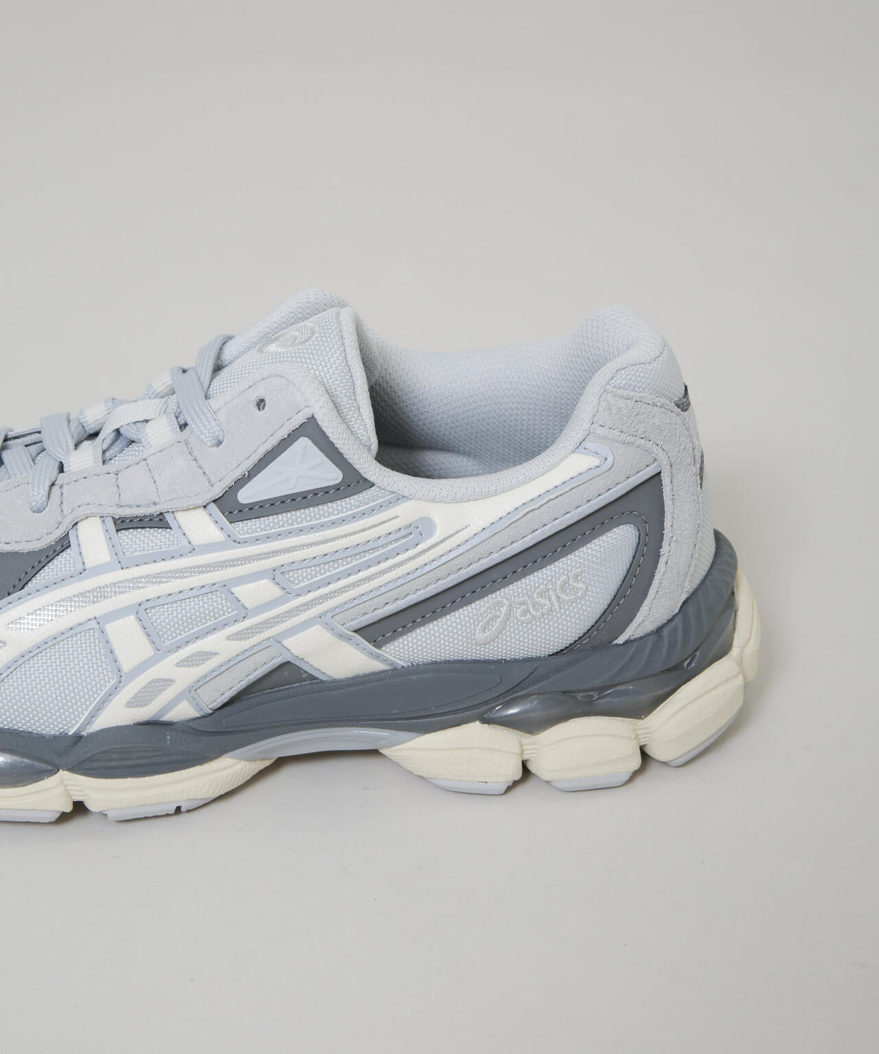 ASICS GEL-NYC 2055 28㎝ GEL-NYC 2055 | Unisex | Cream/Carbon | Sportstyle Shoes