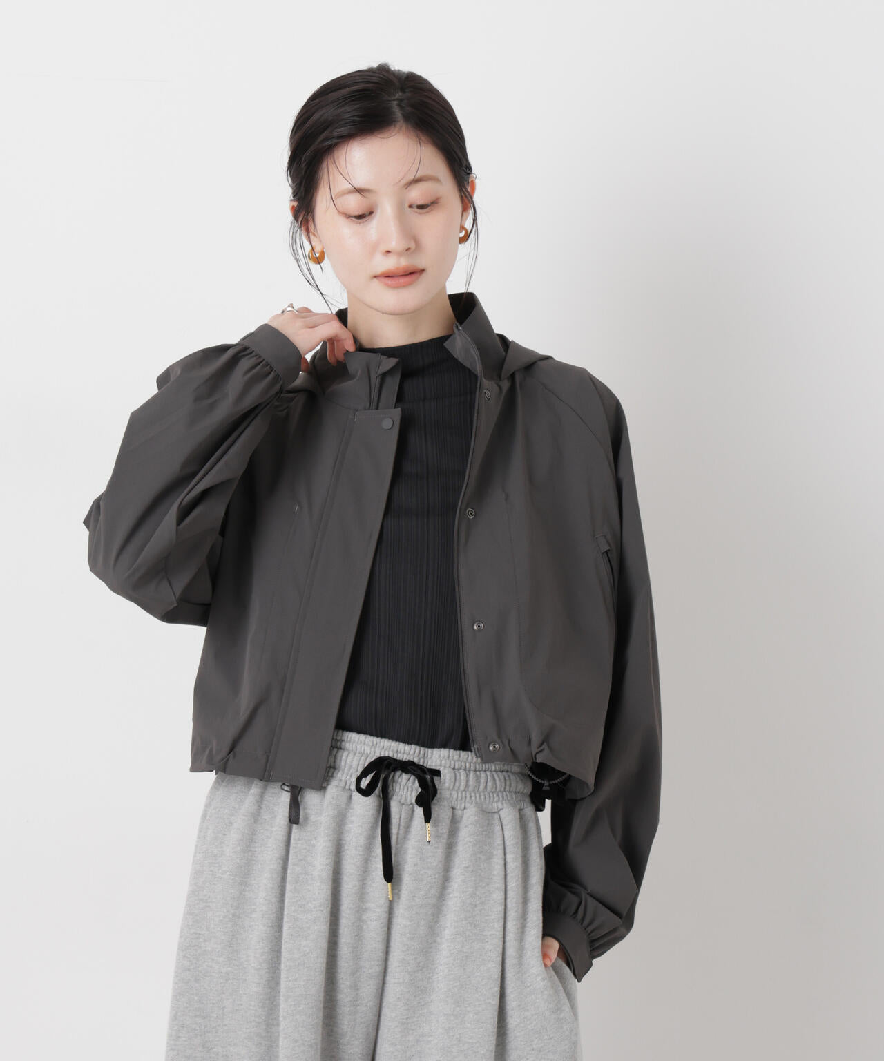   クロップドジャケット ブラック new balance / NB Greyクロップドジャケット
