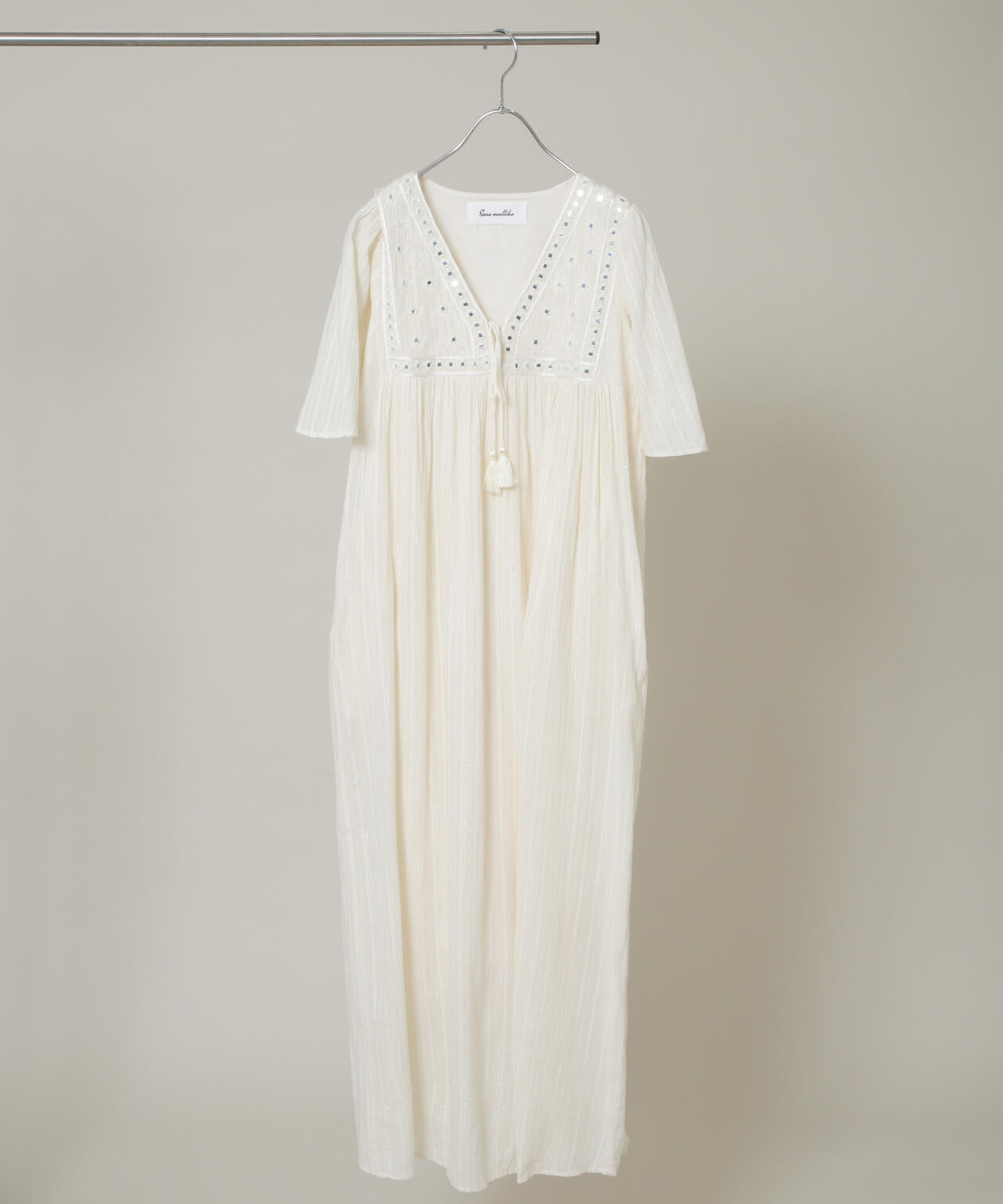 Sara mallika / Mirror Embroidery Dress