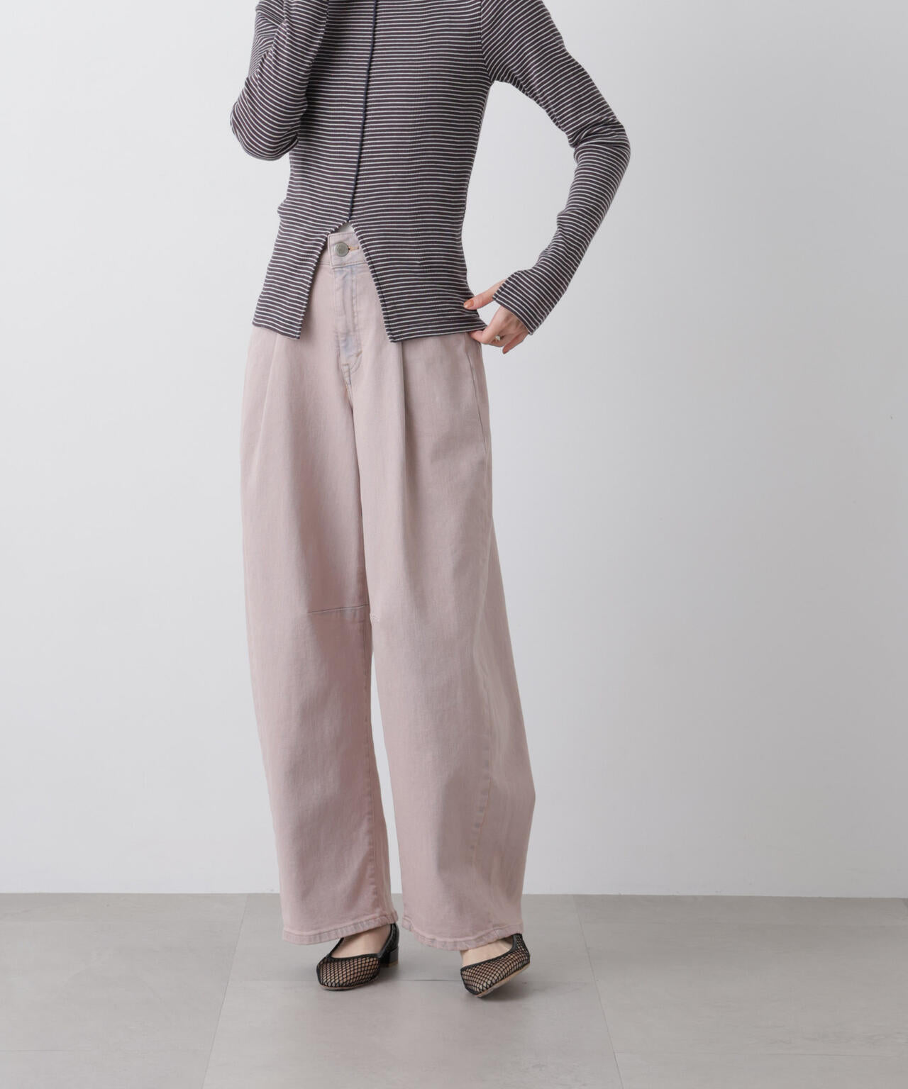 SOMETHING / HANA TUCK CURVE TAPERED