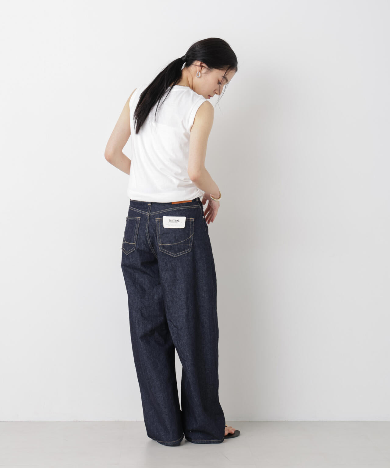 SOMETHING / HANA TUCK CURVE TAPERED
