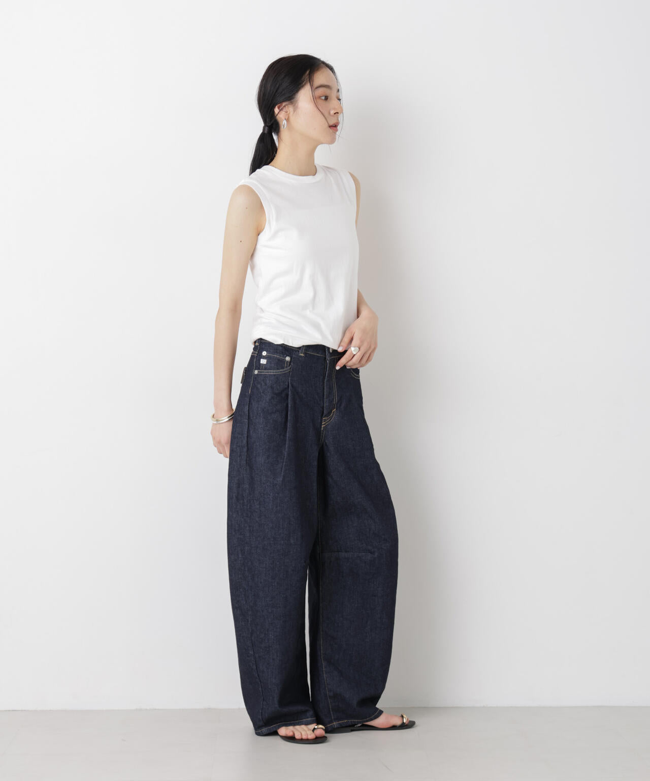 SOMETHING / HANA TUCK CURVE TAPERED