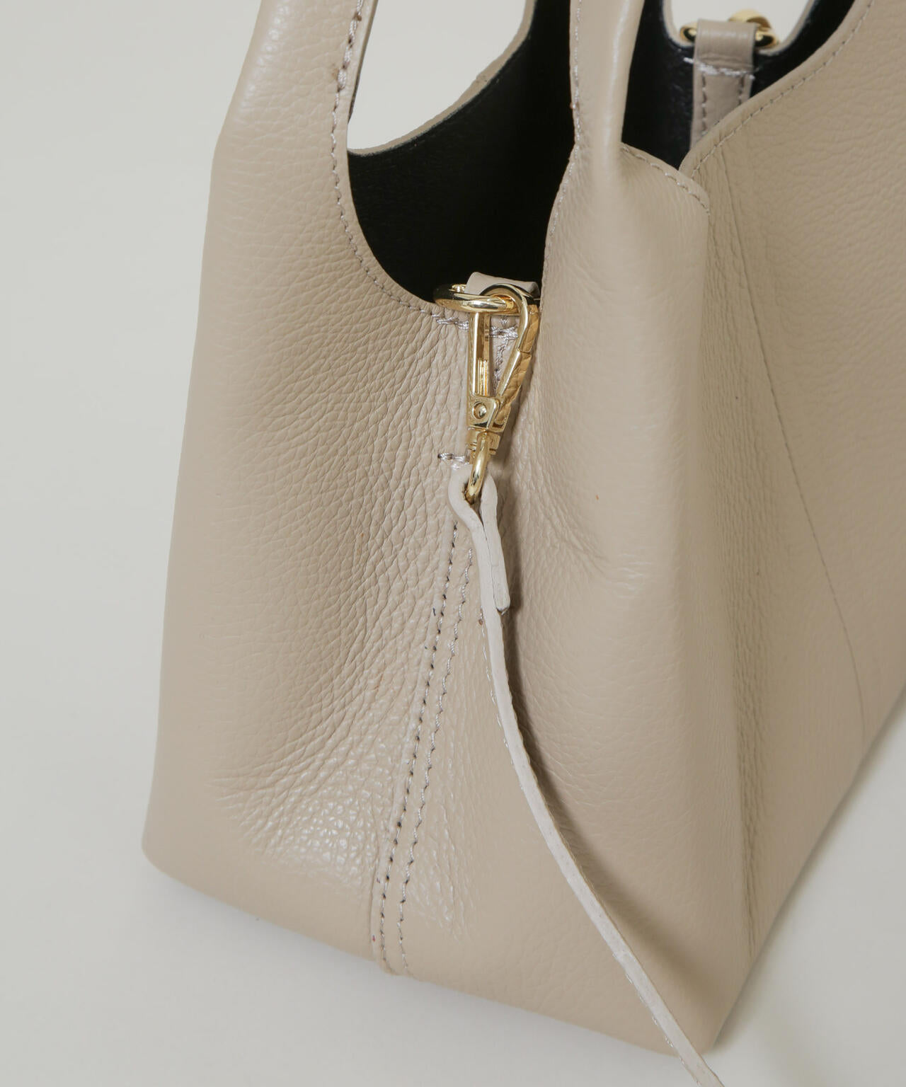 AULENTTI/レザーインポーチトート 6716132026