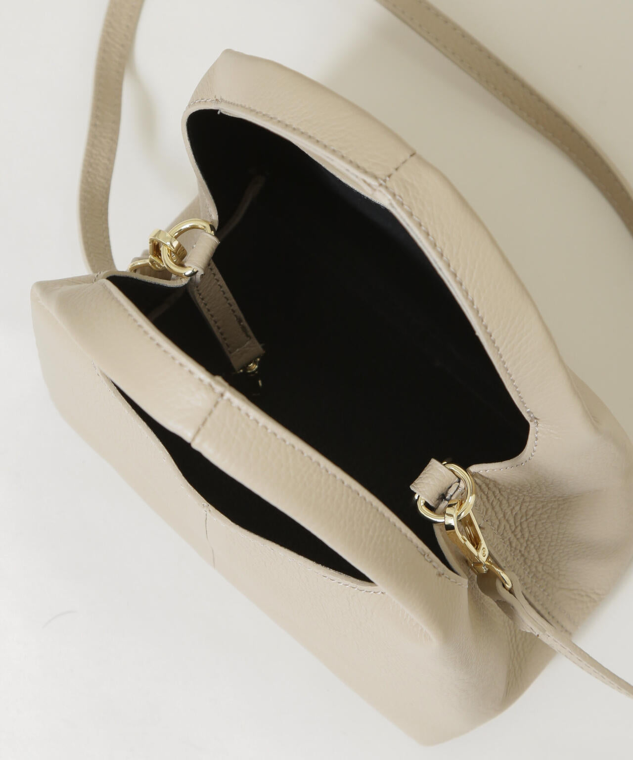 AULENTTI/レザーインポーチトート 6716132026