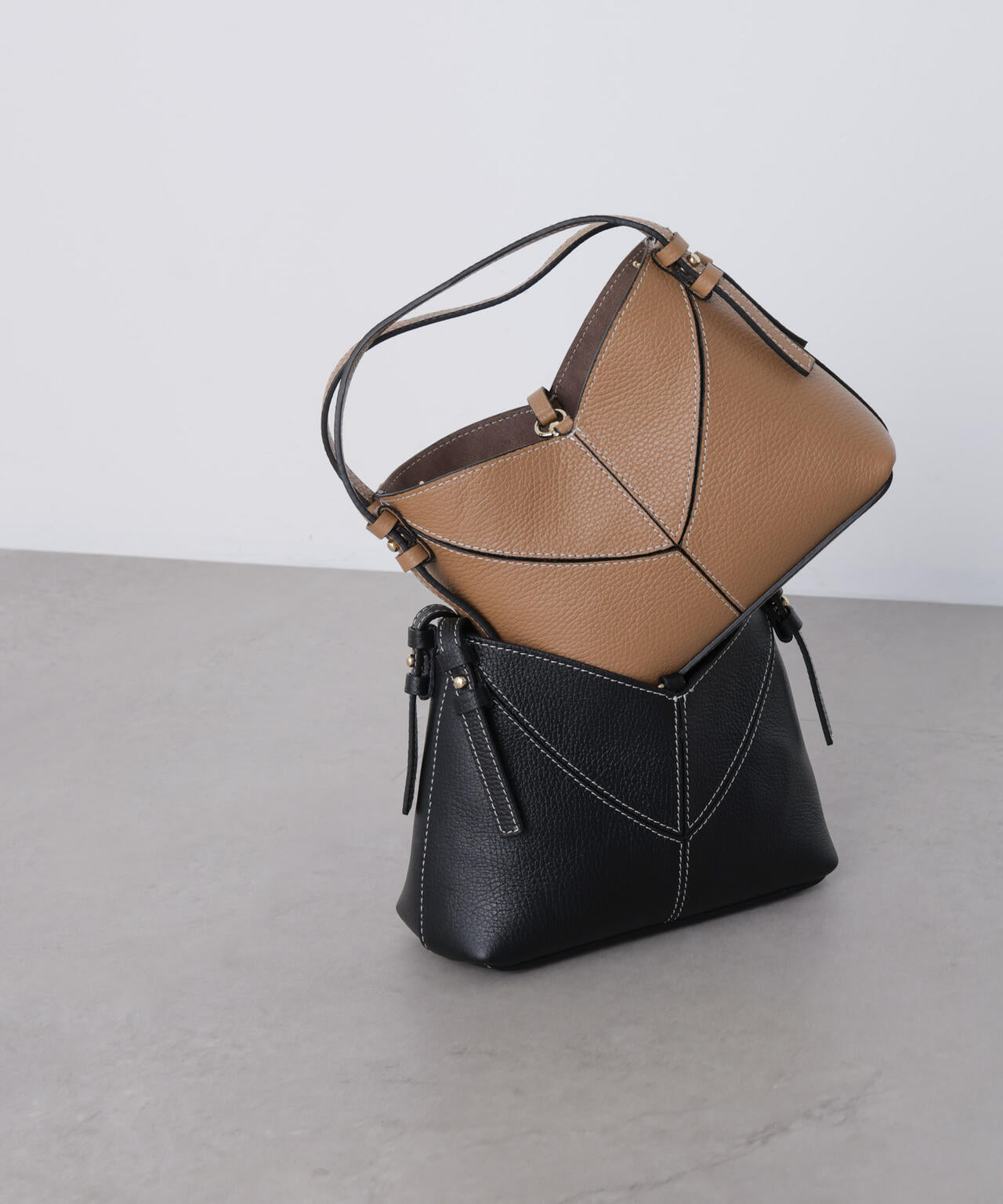AULENTTI / レザーステッチ ショルダーバッグ