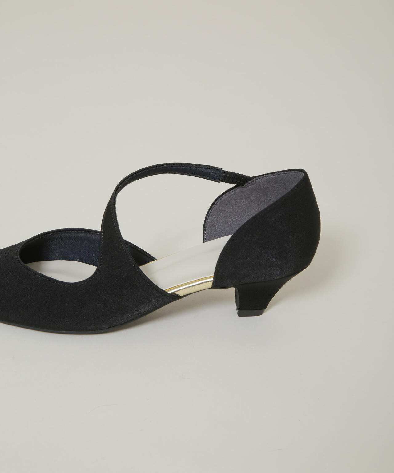 kaene/アシメストラップパンプス 6716133006