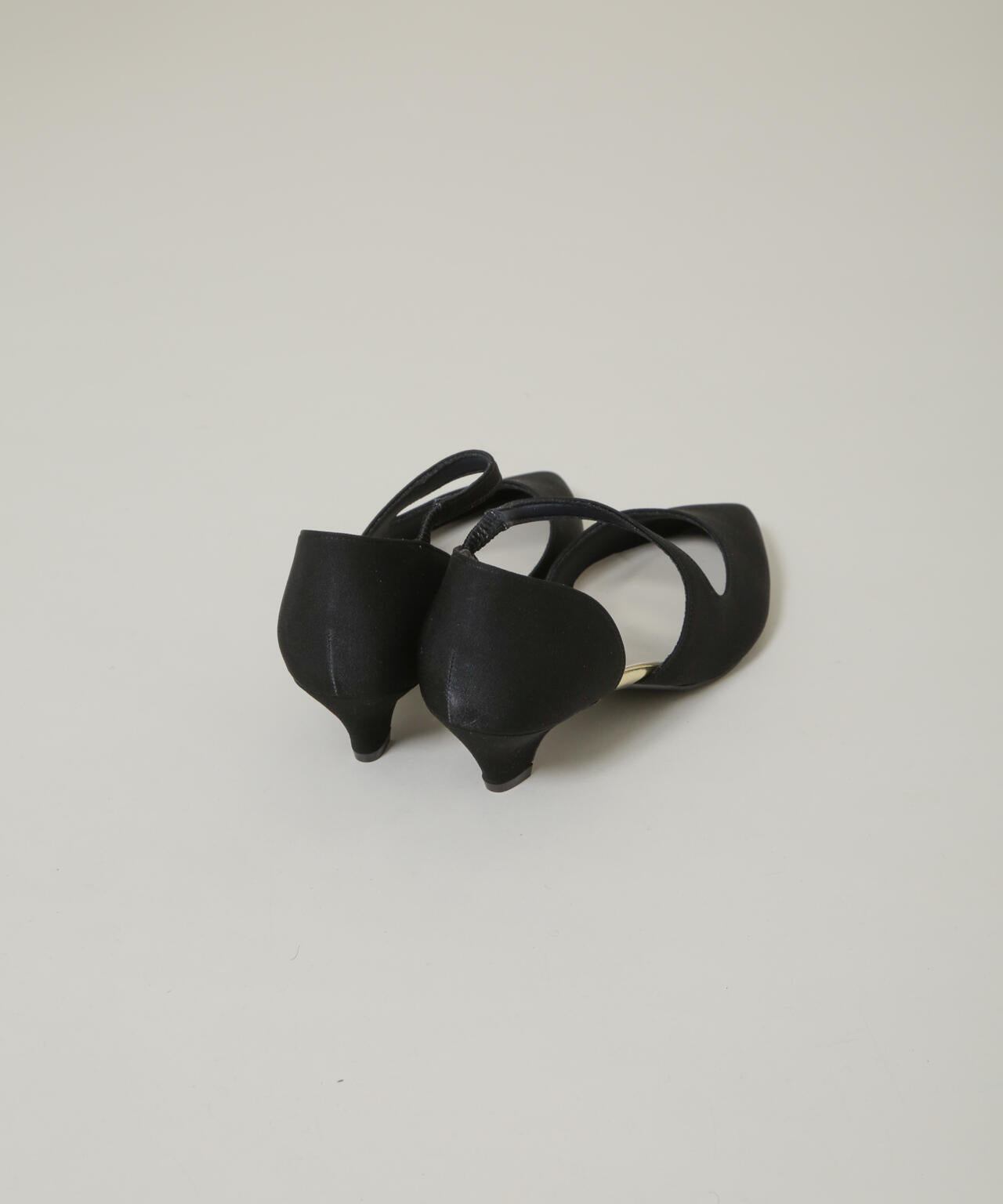 kaene/アシメストラップパンプス 6716133006