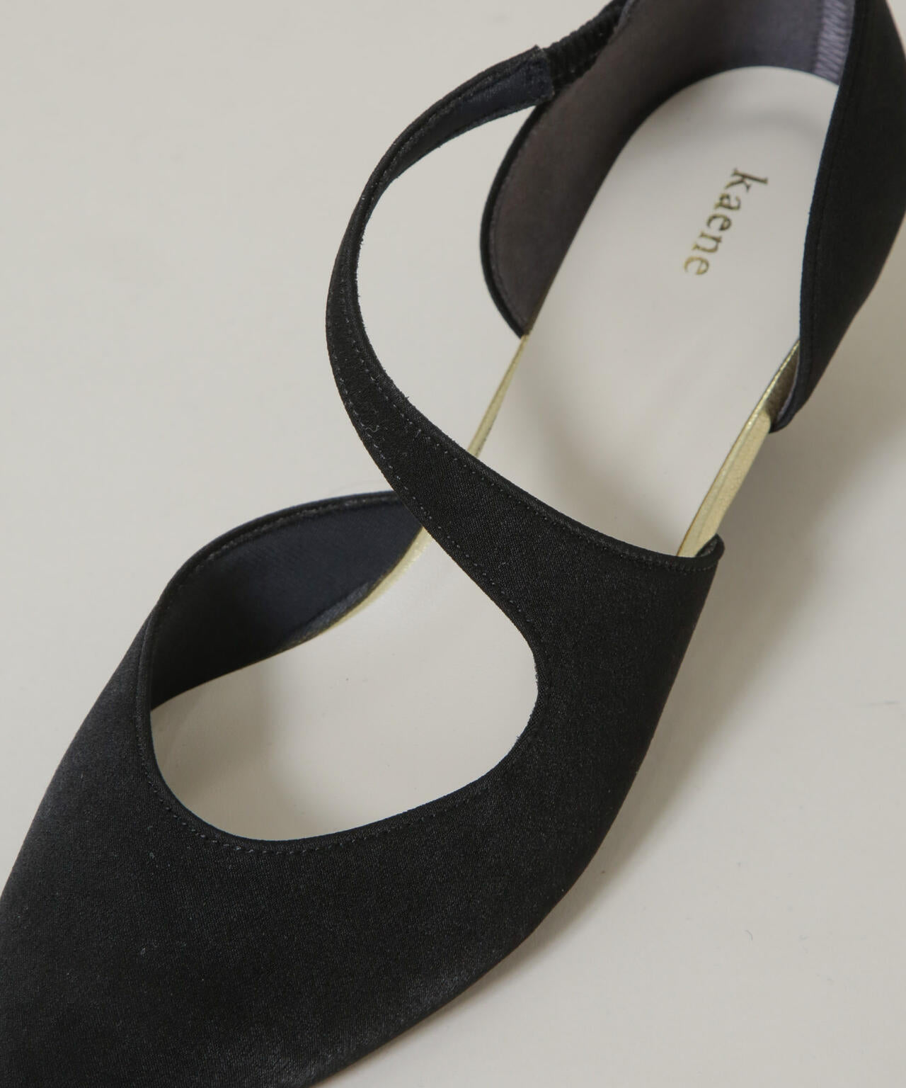 kaene/アシメストラップパンプス 6716133006