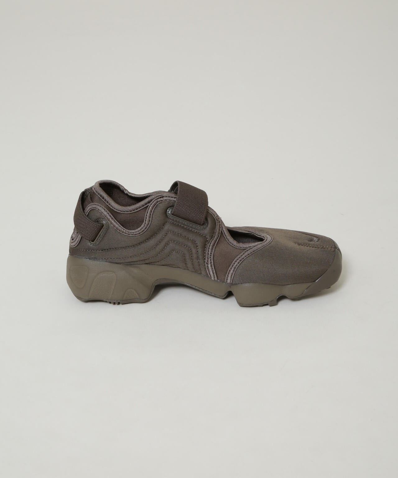 NIKE / ウィメンズ エア リフト FL