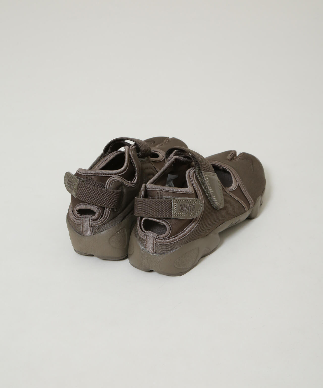 NIKE / ウィメンズ エア リフト FL