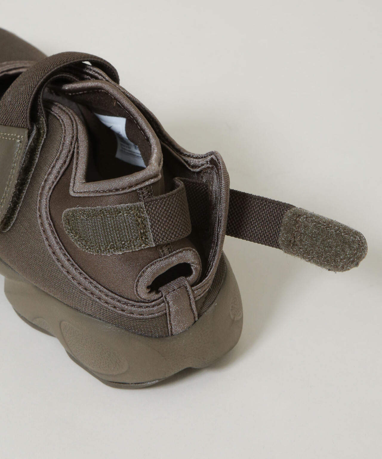 NIKE / ウィメンズ エア リフト FL