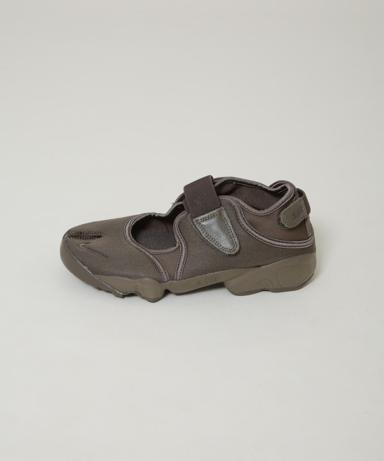 NIKE / ウィメンズ エア リフト FL
