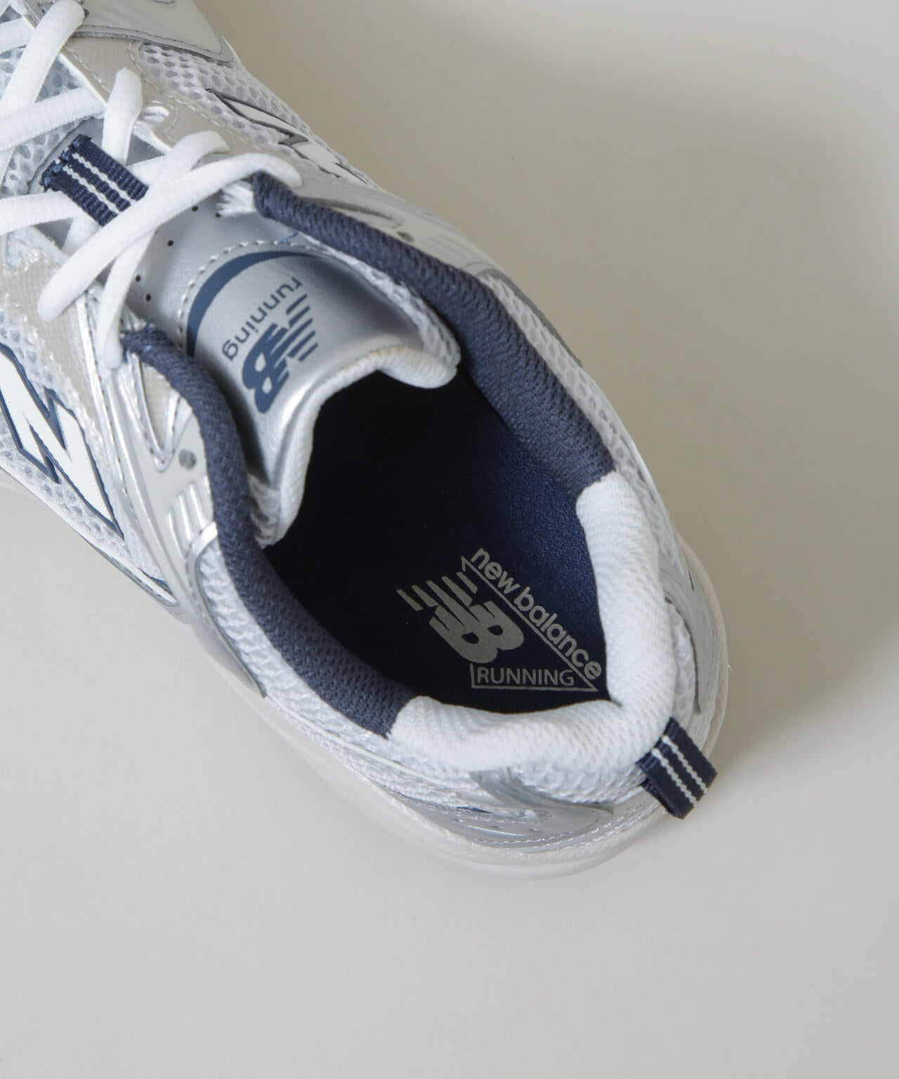 【まり】 new balance / 530 SILVER METALLIC