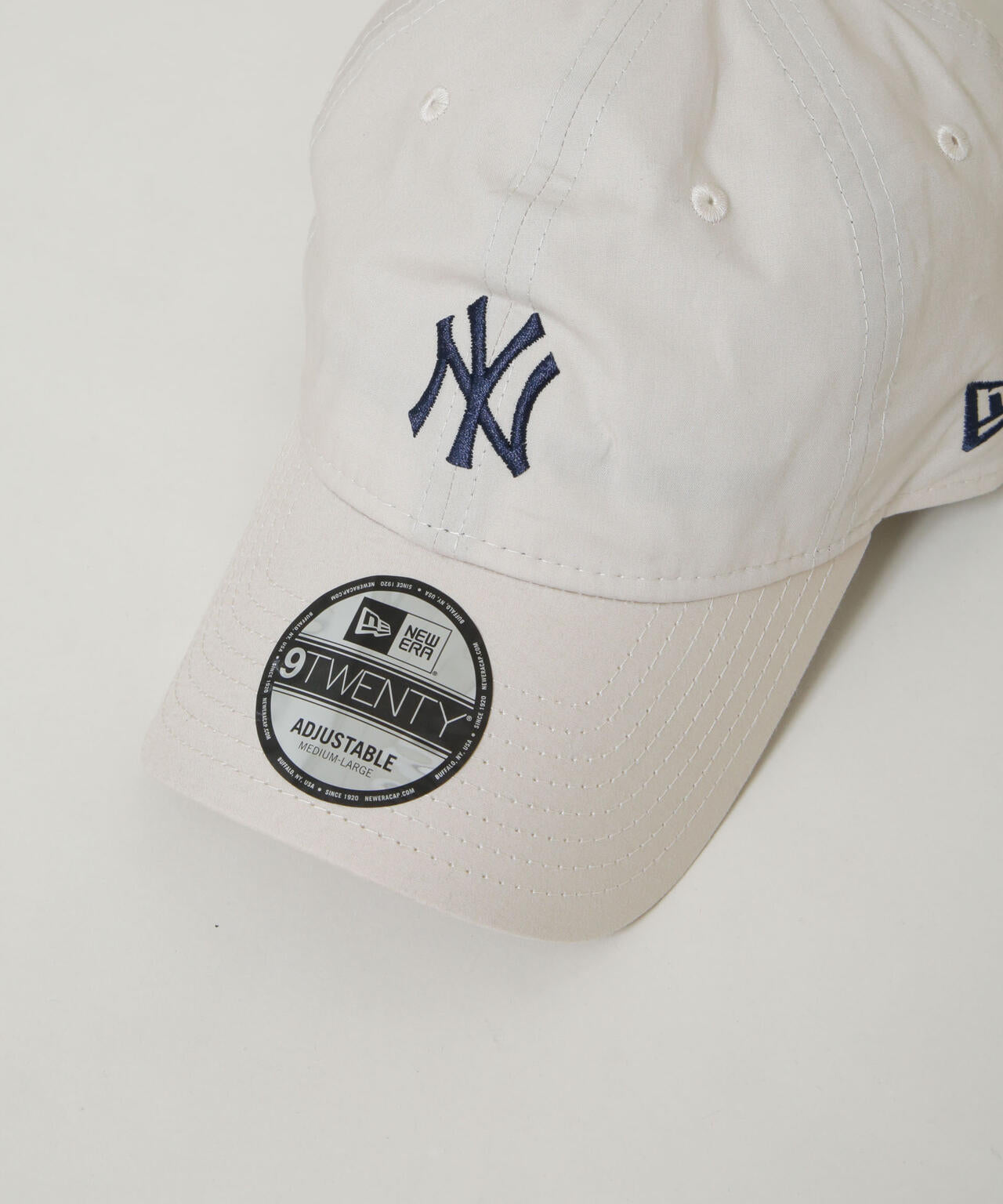 NEW ERA(R)/920 NEYYAN TYPEWRITER LBEI 6716139009