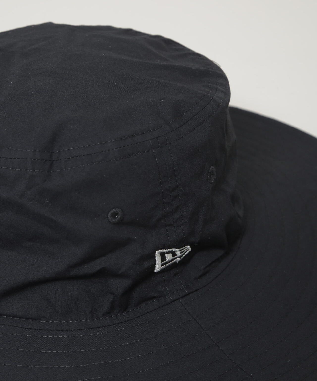NEW ERA(R)/ADVENTURE WB TYPEWRITER BLK 6716139011