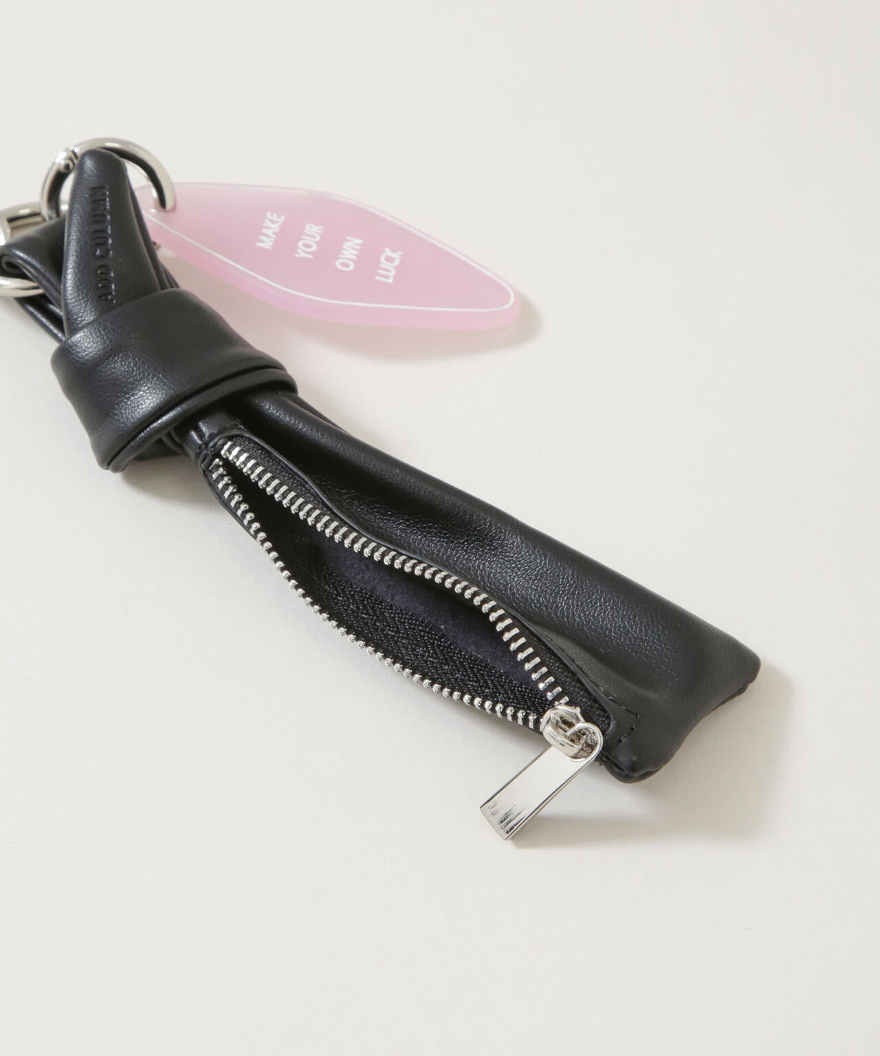 ADD CULUMN/AMULET CHARM 6716153004