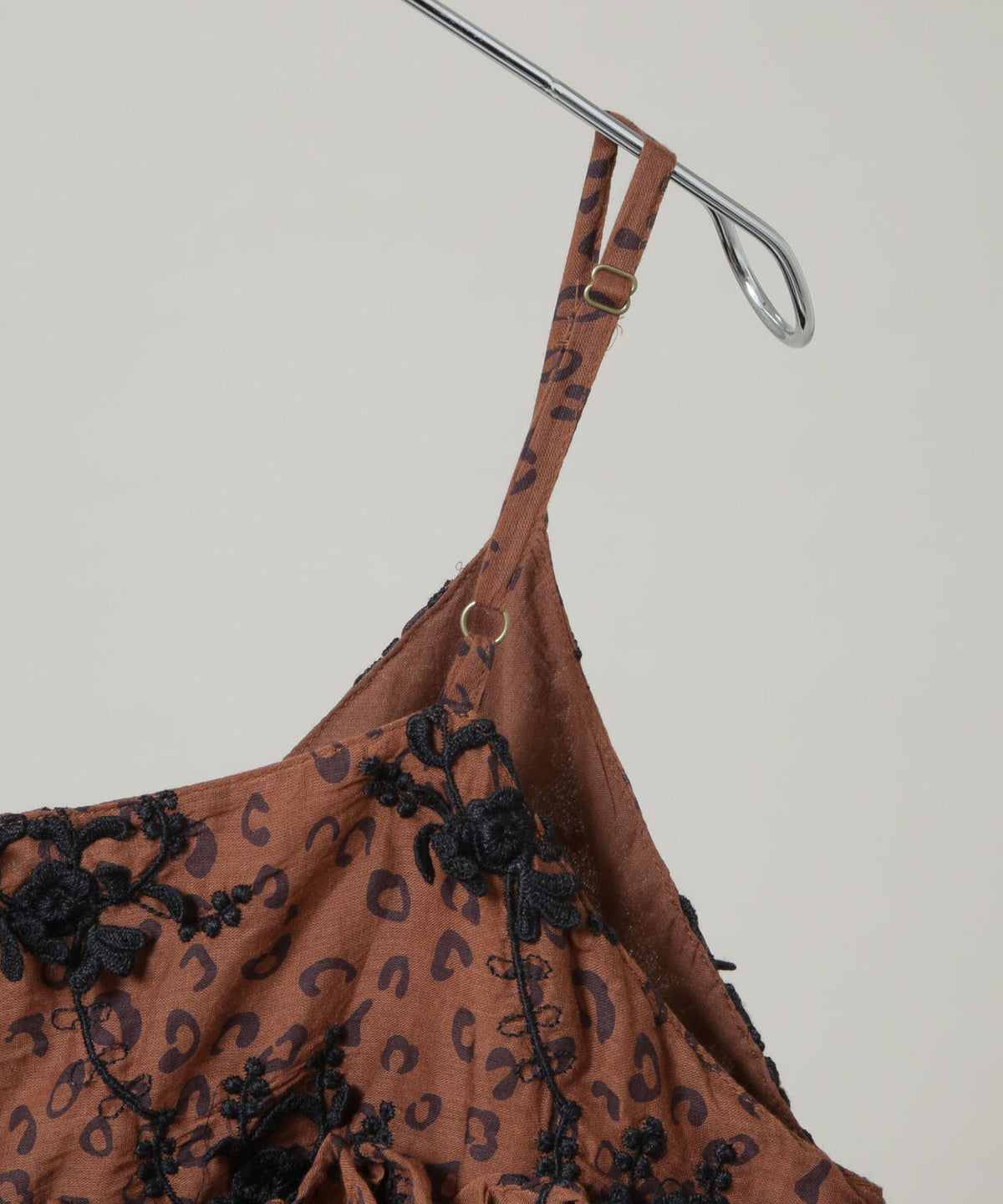 crinkle crinkle crinkle/3D embroidery leopard cami(セットアップ可) 6716221001