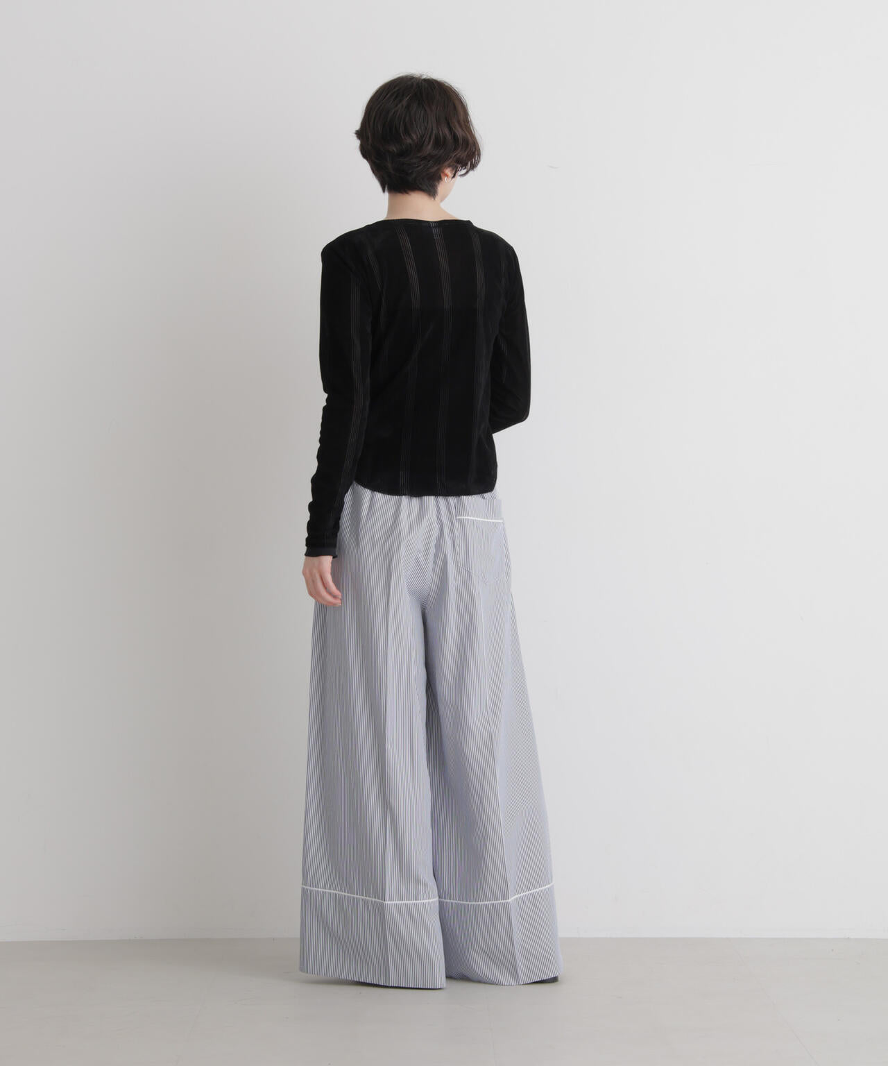 Robert P. Miller/別注 フロッキーメッシュカーデ 6716223012