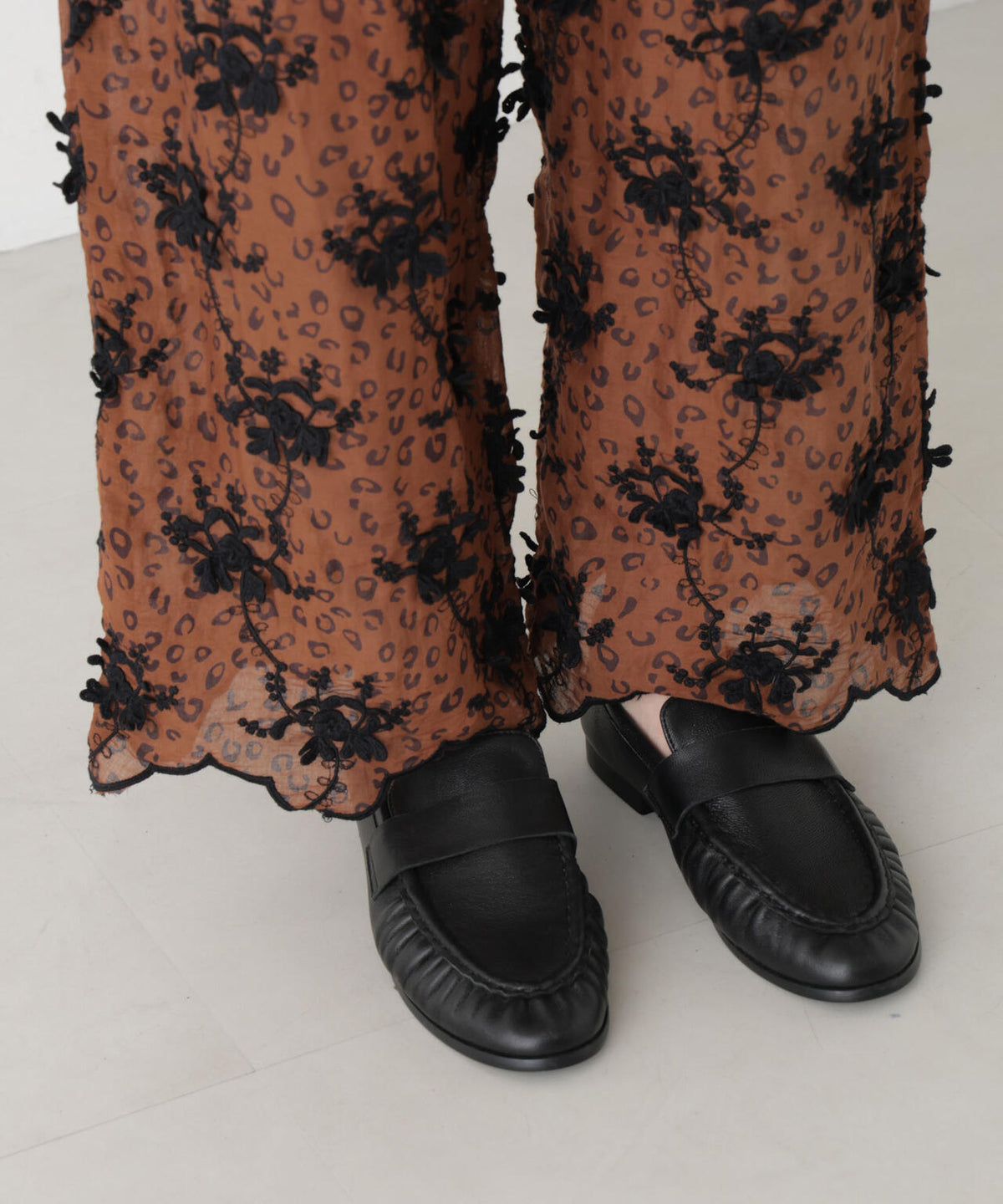 crinkle crinkle crinkle/3D embroidery leopard pants(セットアップ可) 6716227006