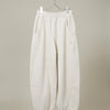オフホワイト