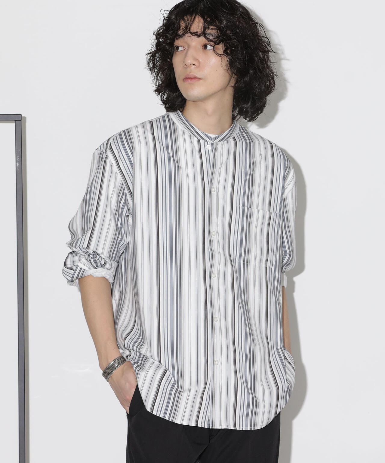 Theory　ストライプ バンドカラー　長袖シャツ ATON】ギザストライプバンドカラーシャツ レッド | 日本製