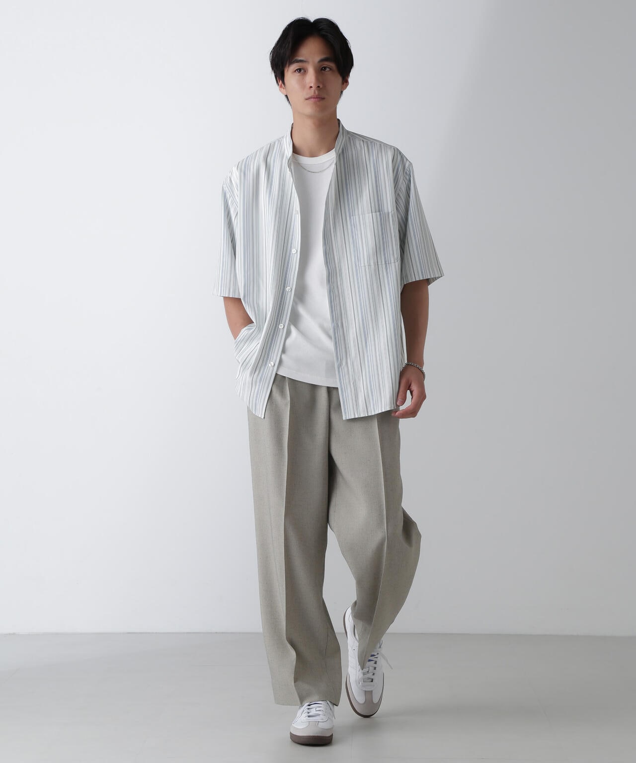 ホワイトストライプコットン半袖シャツ ランダムストライプ シャツ 半袖
