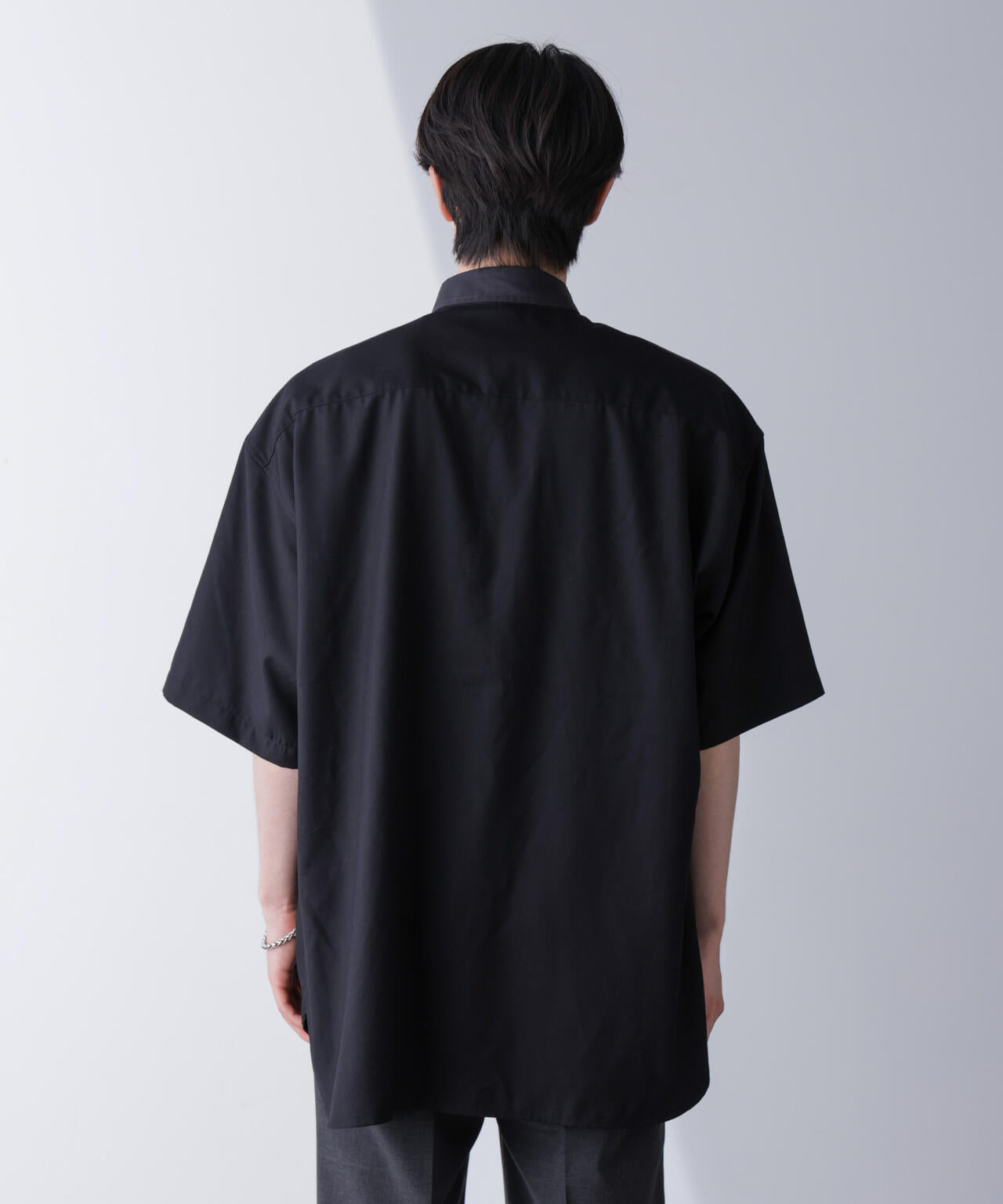 WEB限定 / バイカラー ドレープ シャツ 半袖
