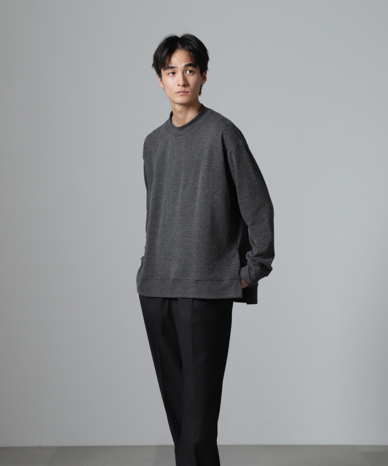 MENS PLAYERS EDITION 半袖モックネック チャコール/072242001