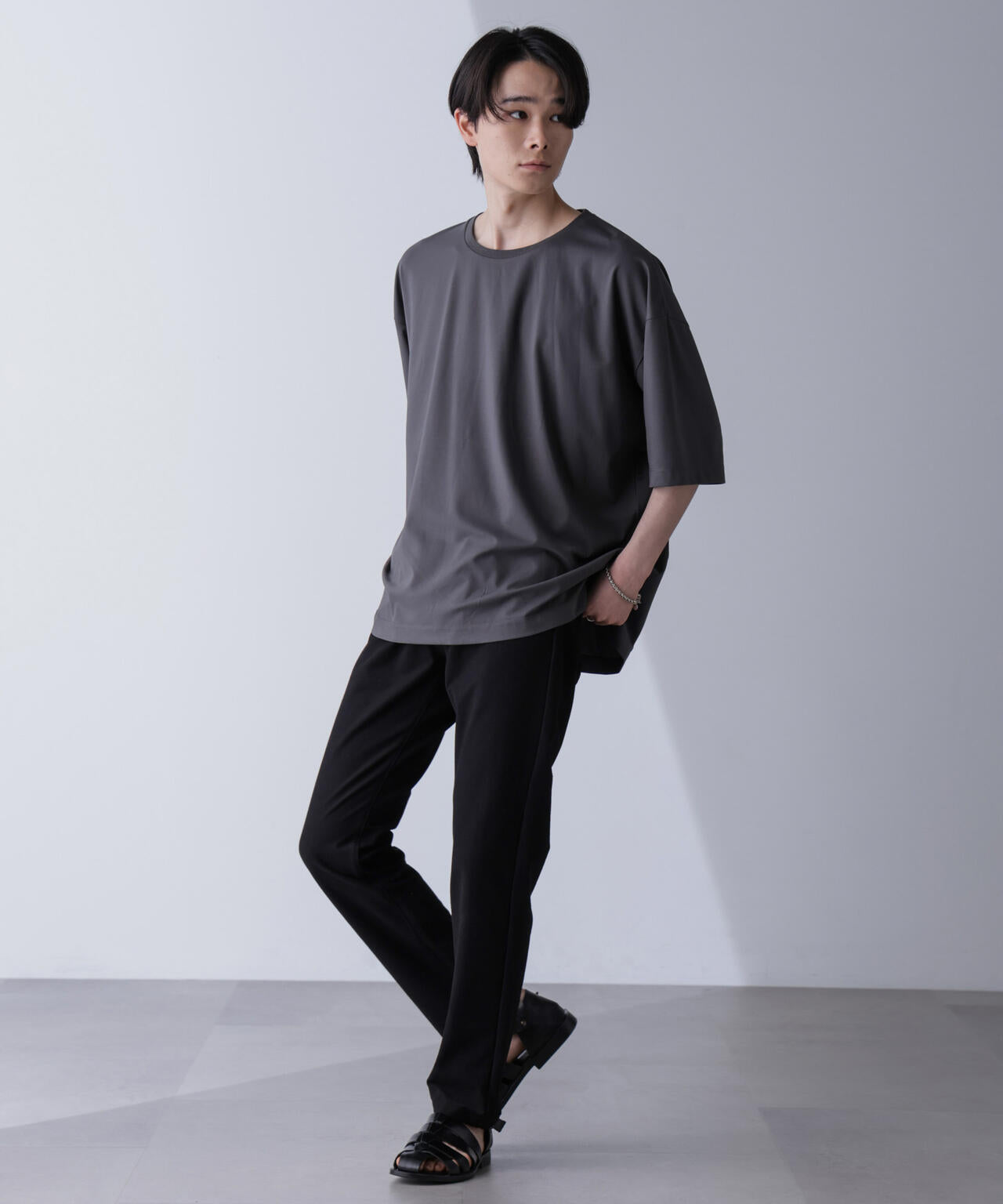 WEB限定 / ルーズ ネック ビッグ Tシャツ 半袖
