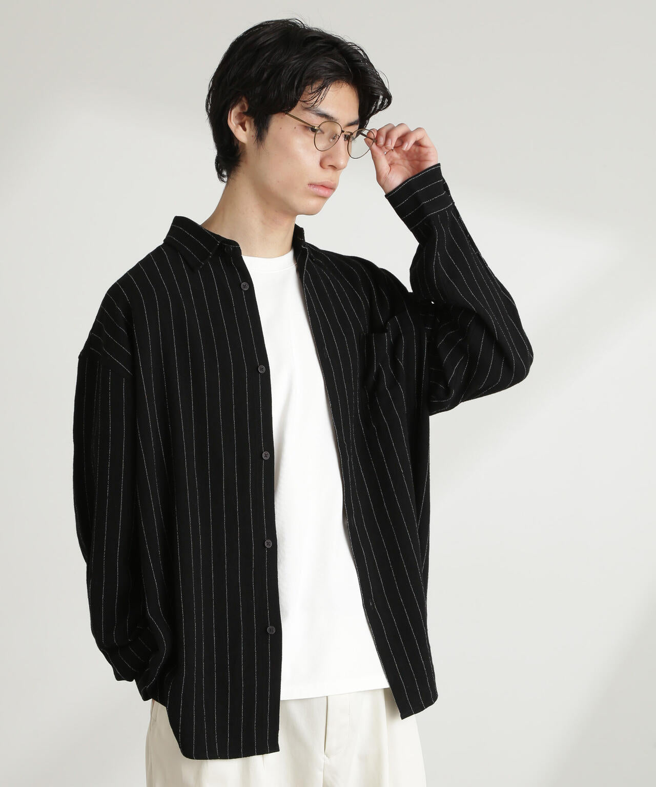 OUR ブラウン・ホワイトストライプ長袖トップス ランダム ストライプ シャツ 長袖