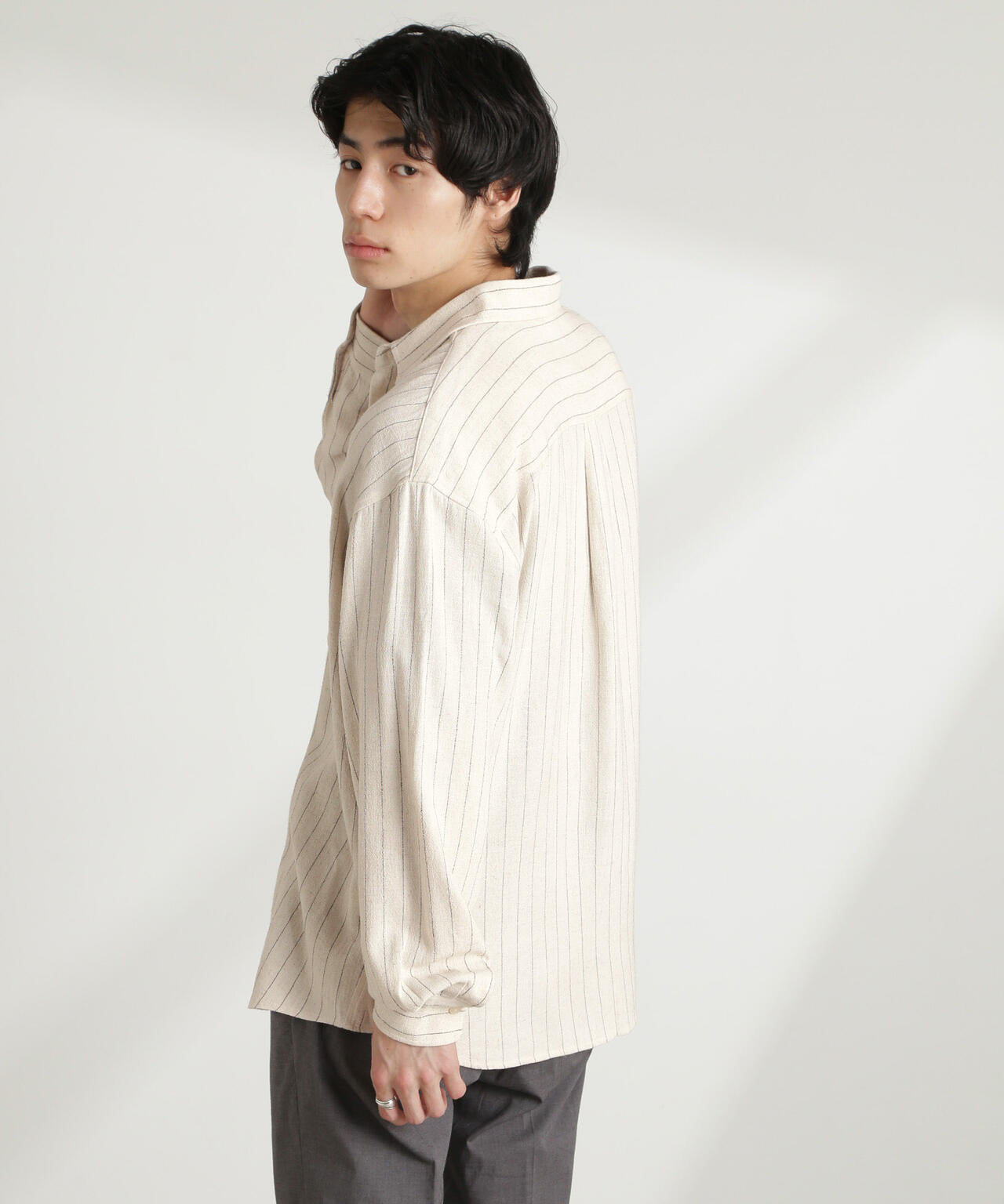 WEB限定 / ピンストライプ レギュラーカラー シャツ 長袖