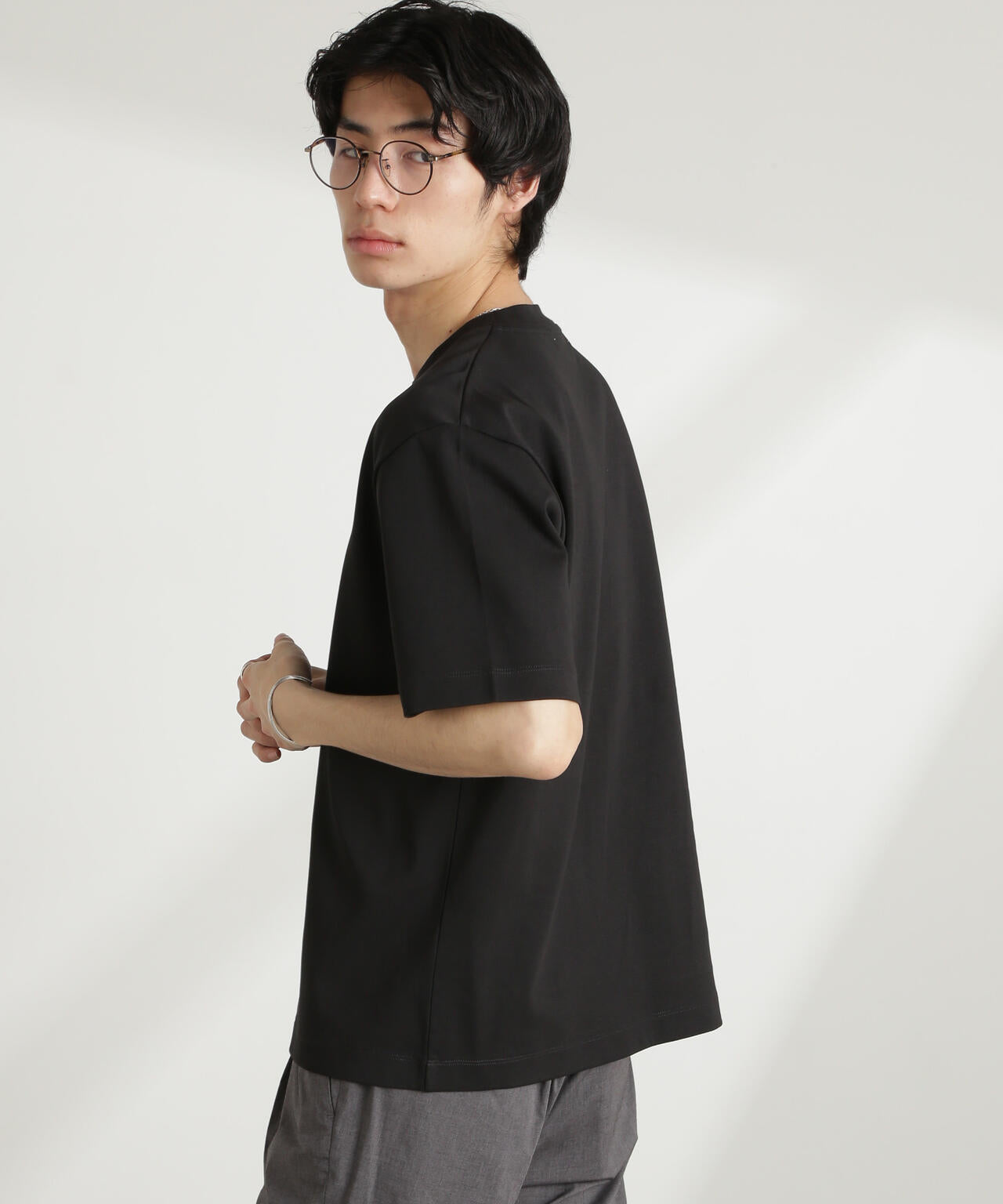 サマ－ウ－ルス－ツ黒 JONAS | BlackEyePatch/SMALL HWC VELOUR S/S POLO SHIRT