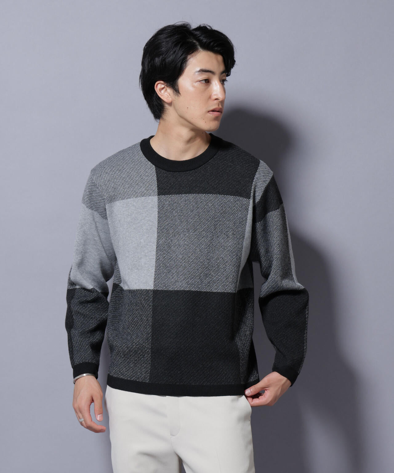 ブロックチェッククルーネックニット