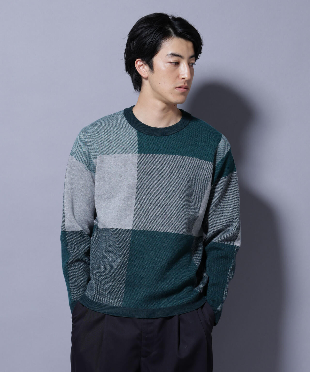ブロックチェッククルーネックニット