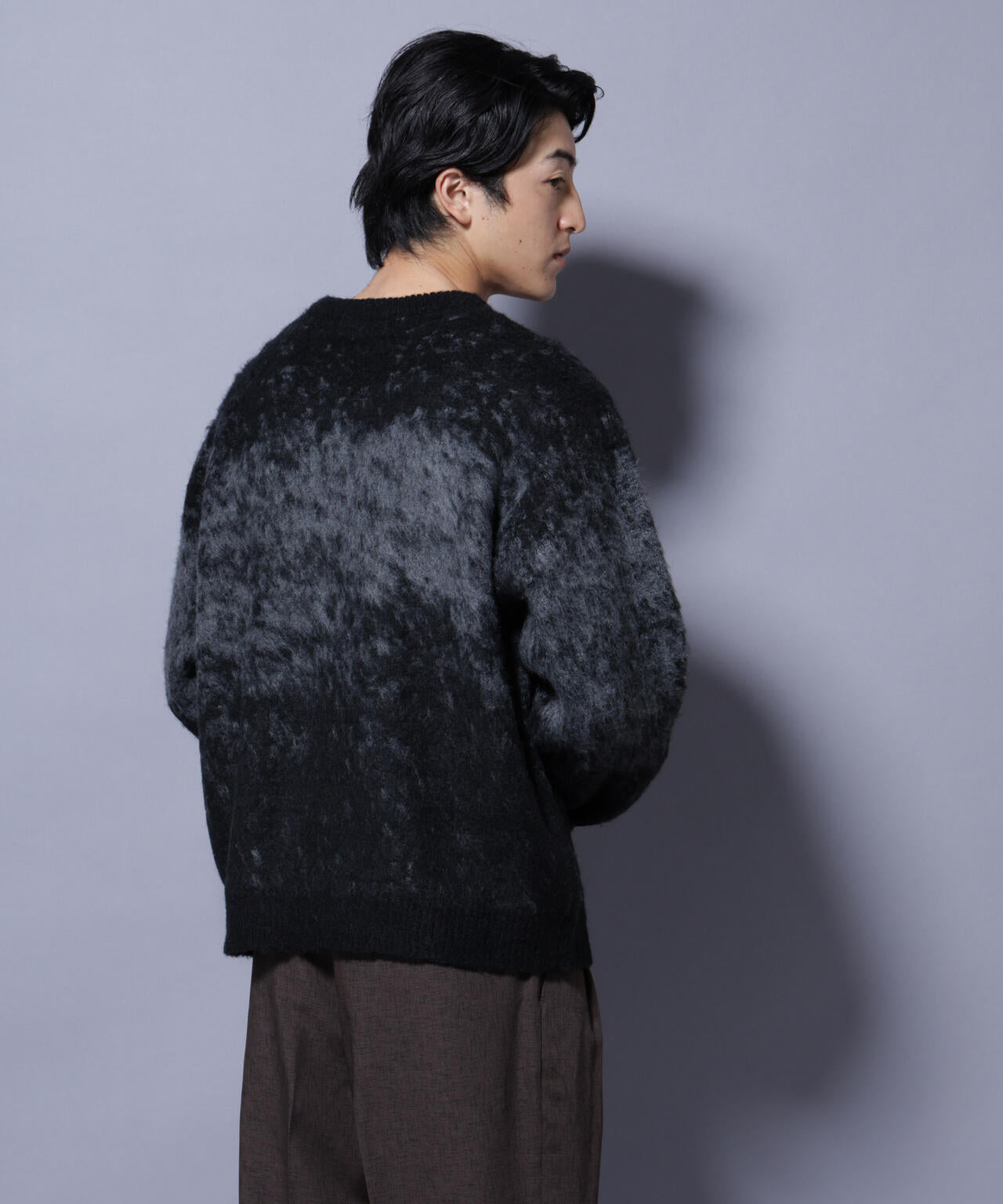 アート柄クルーネックニット1 シックカラー