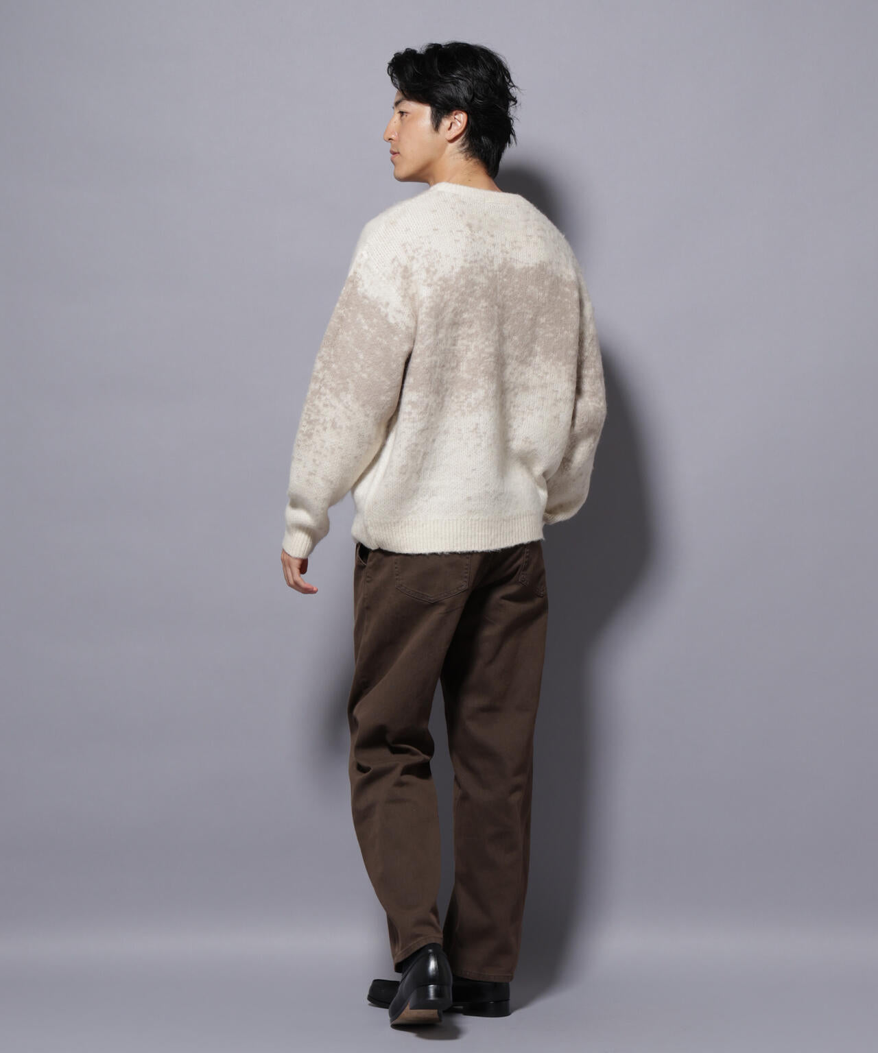 アート柄クルーネックニット1 シックカラー