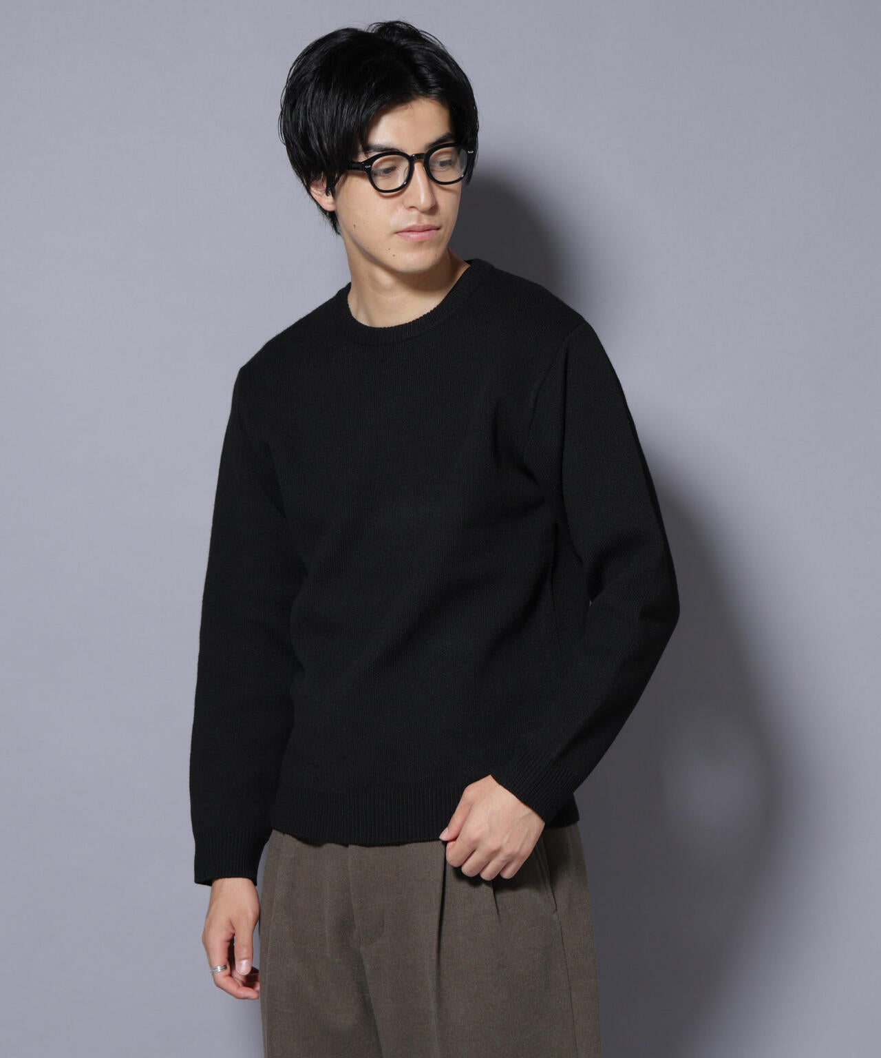 PASS-PORT ブラック クルーネック ニット PBTストレッチクルーネックニット