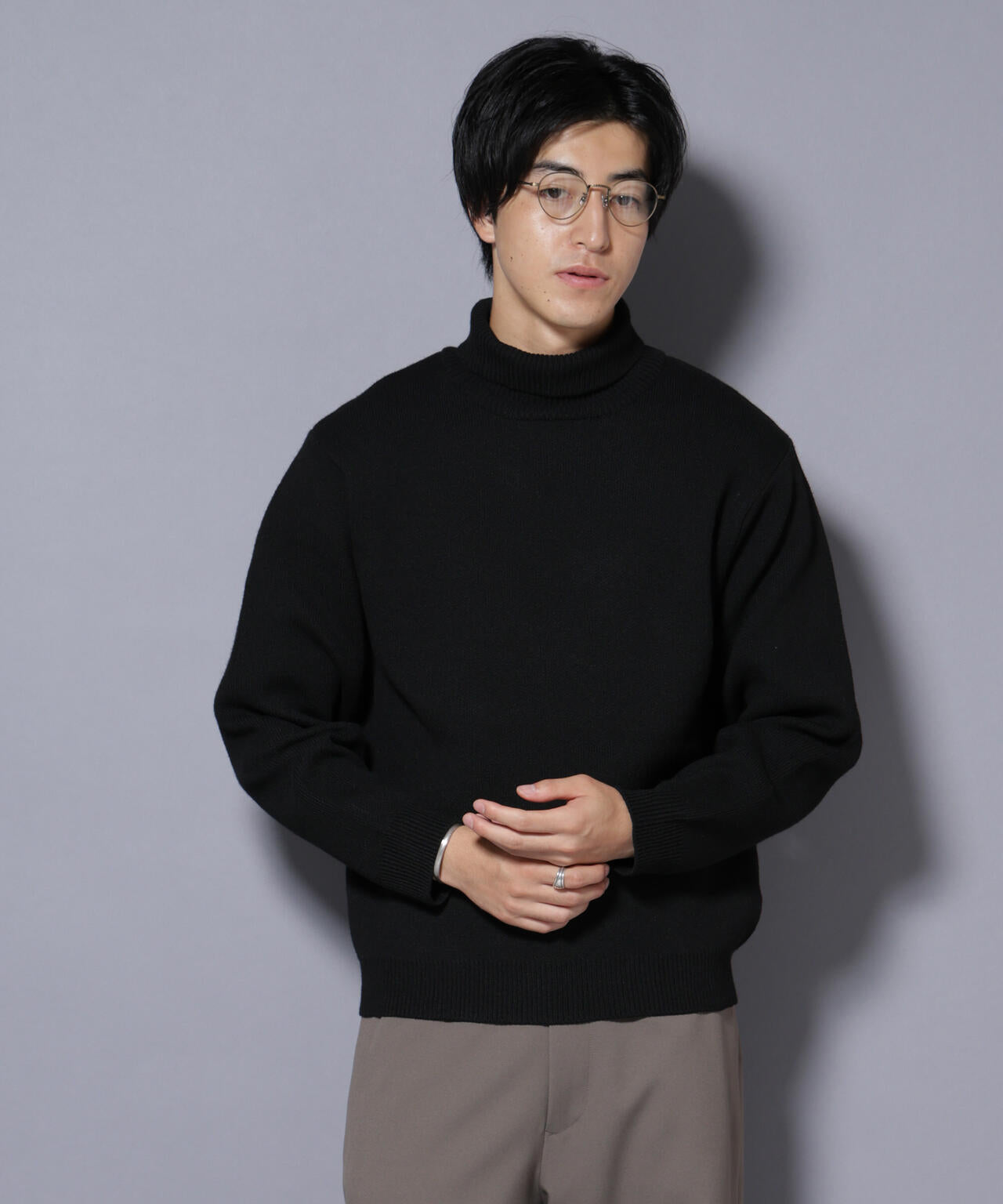 PBTストレッチタートルネックニット