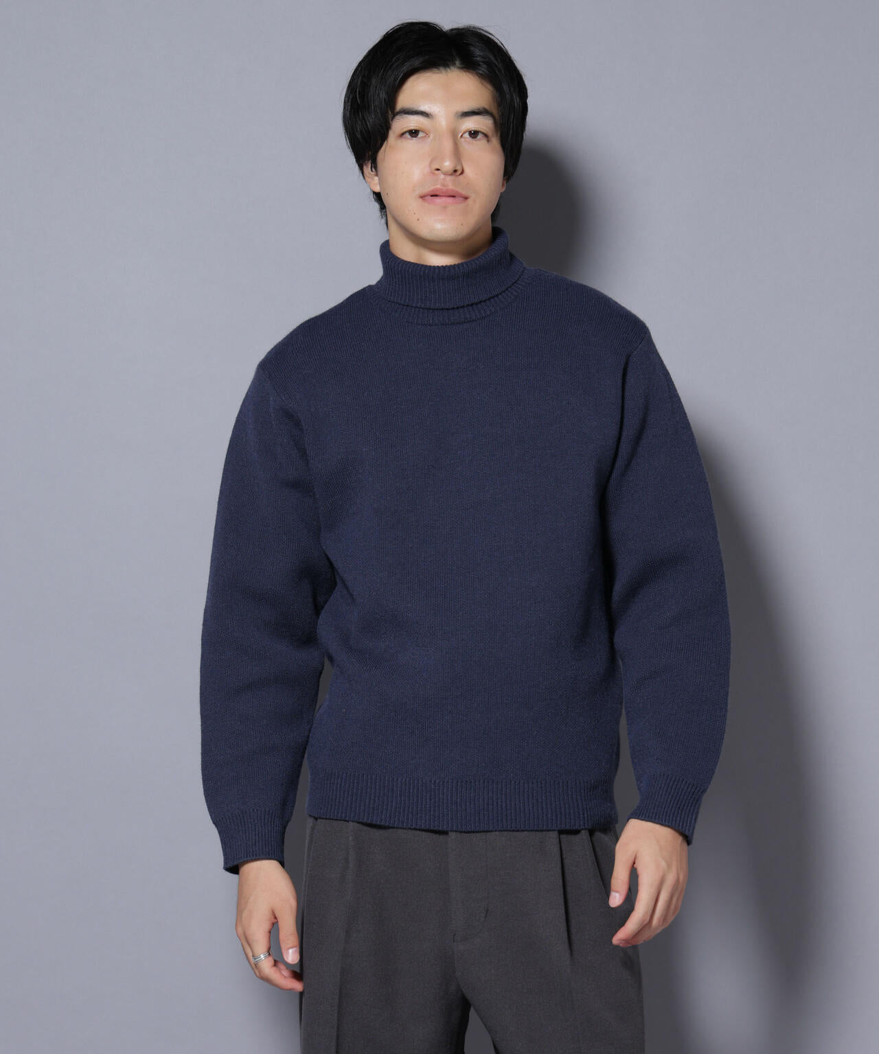 PBTストレッチタートルネックニット